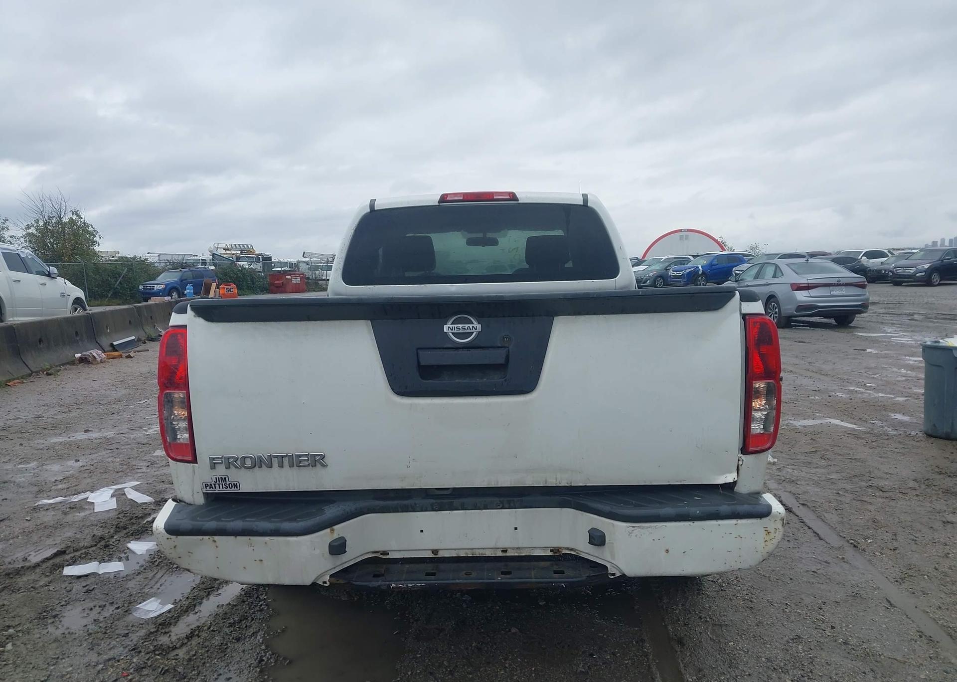 2019 NISSAN Frontier s