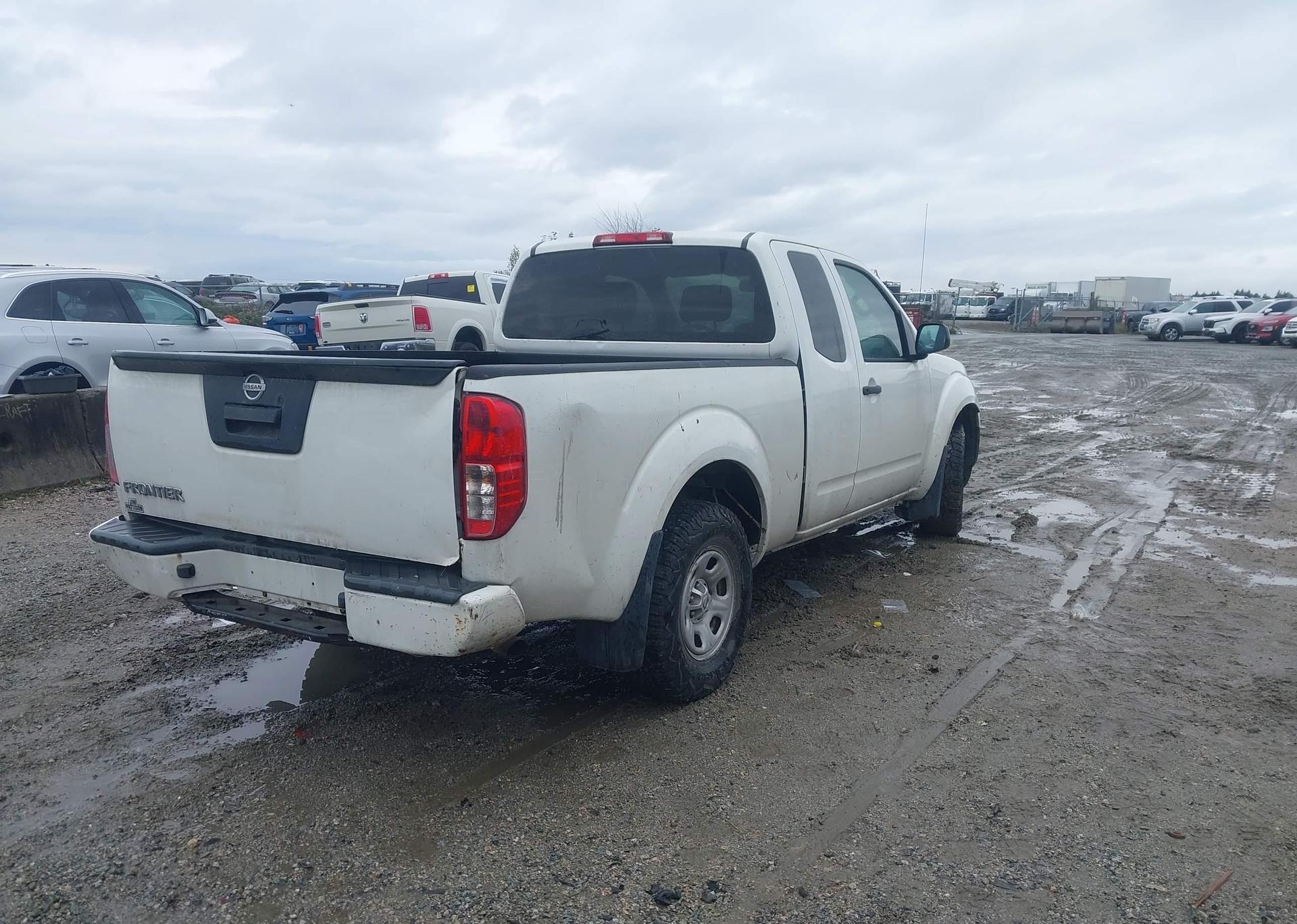 2019 NISSAN Frontier s