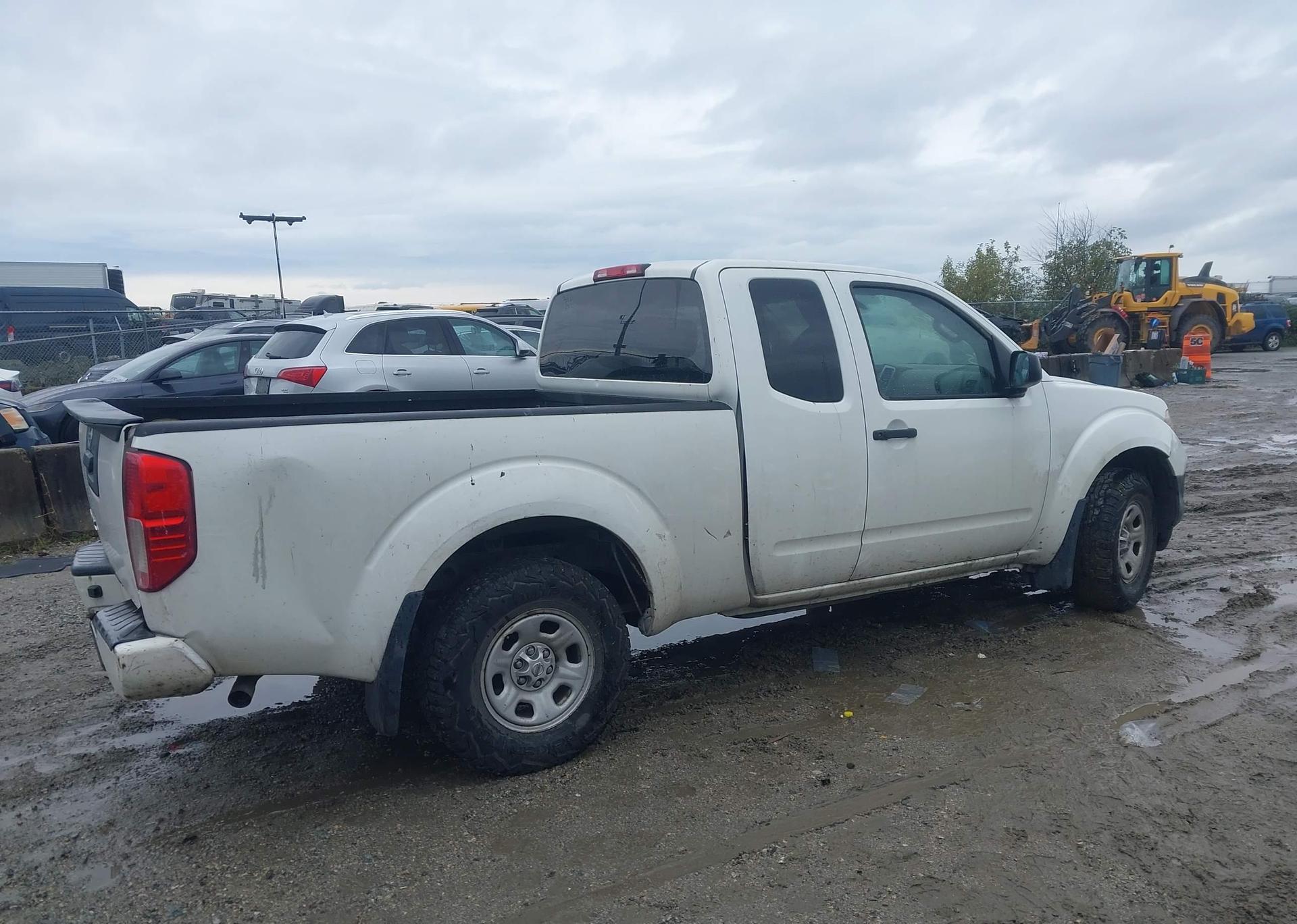 2019 NISSAN Frontier s