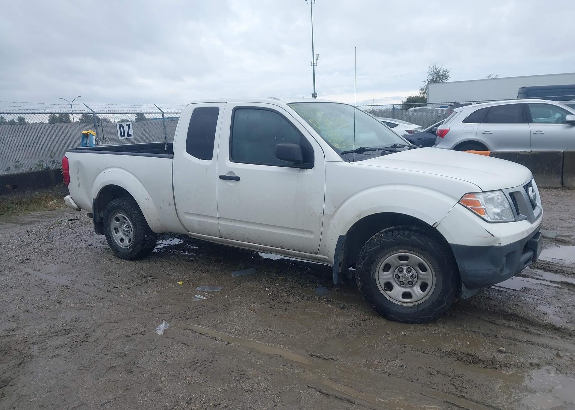 2019 NISSAN Frontier s