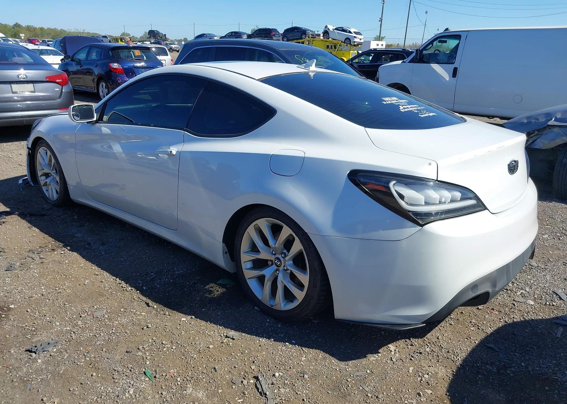 2013 HYUNDAI GENESIS
