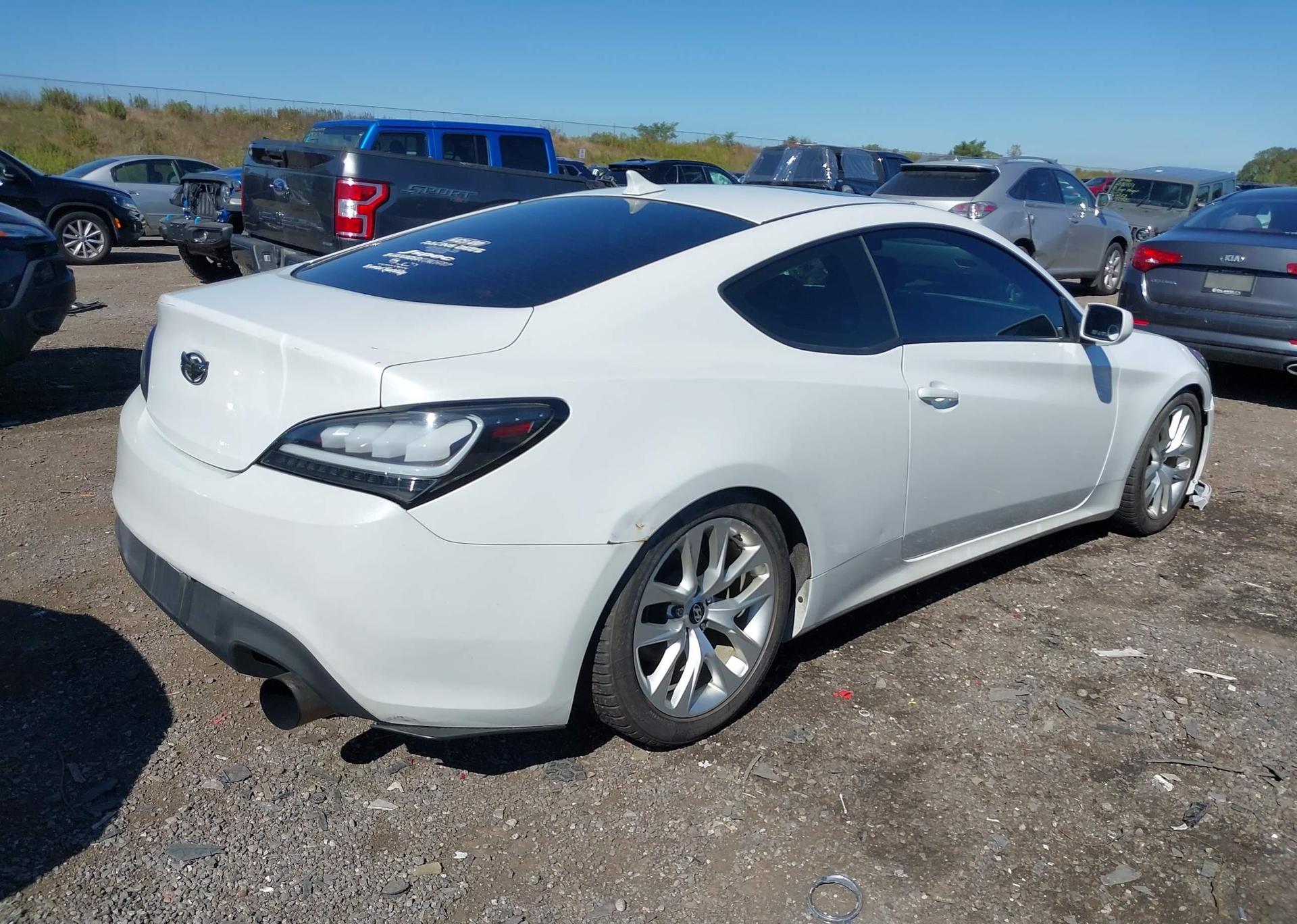 2013 HYUNDAI GENESIS