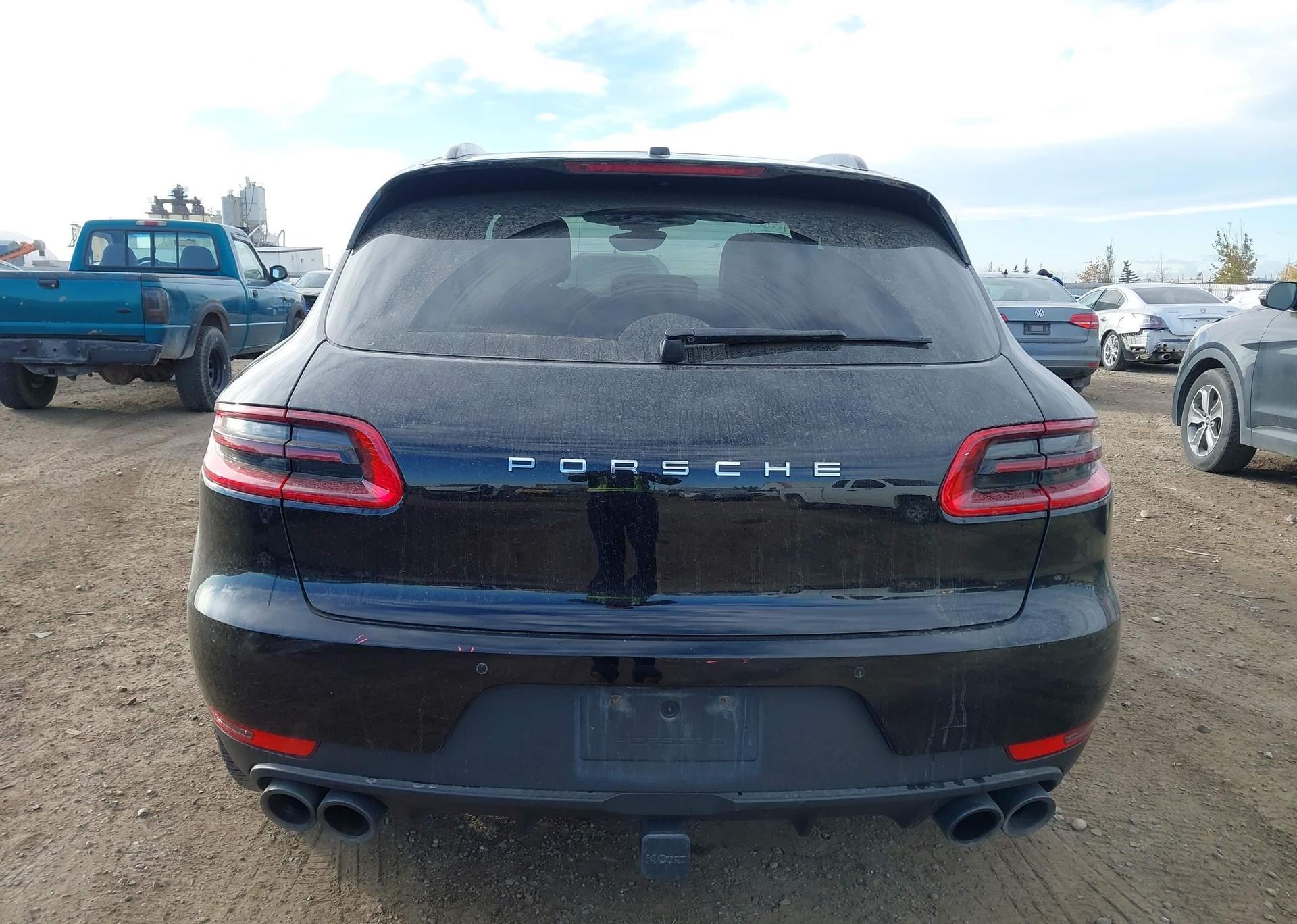 2018 PORSCHE MACAN SPORT EDITION