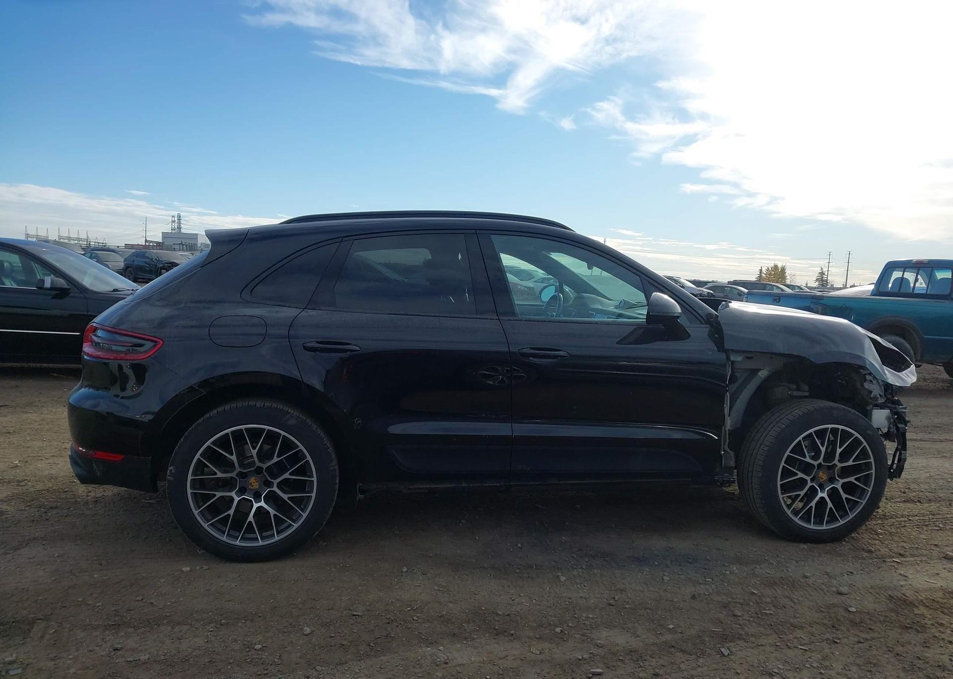 2018 PORSCHE MACAN SPORT EDITION