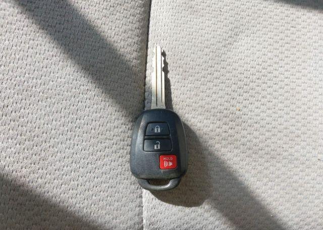 2012 TOYOTA YARIS LE