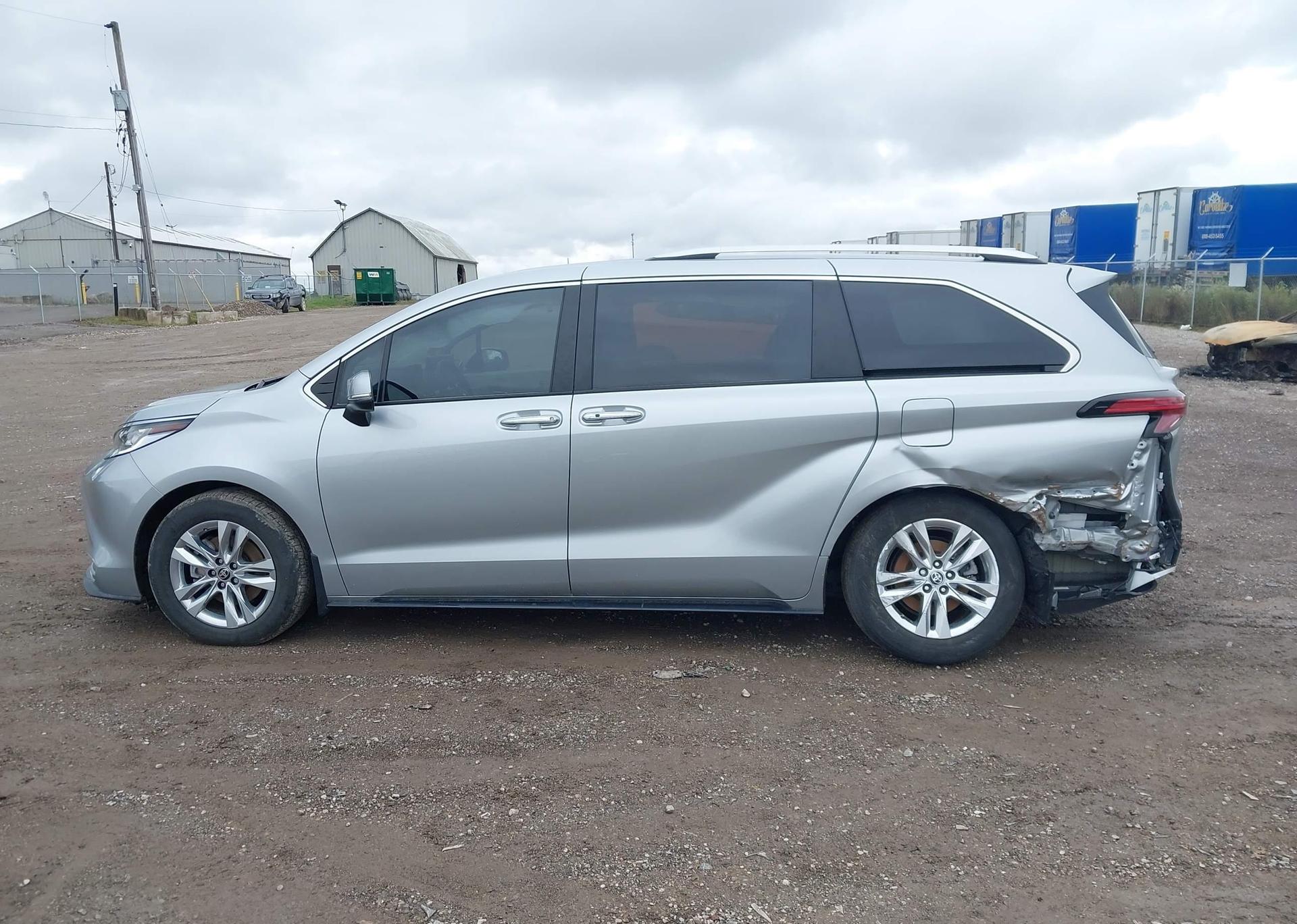 2024 TOYOTA SIENNA LIMITED 7-PASSENGER