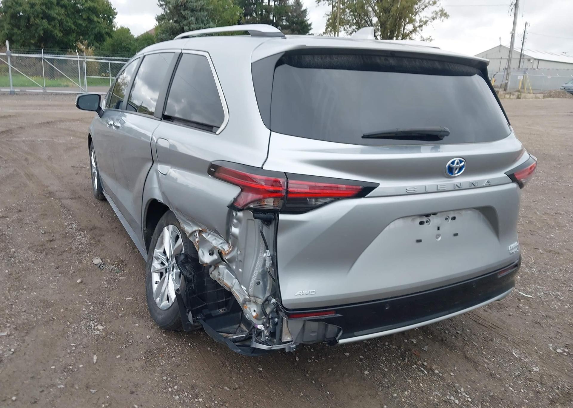 2024 TOYOTA SIENNA LIMITED 7-PASSENGER