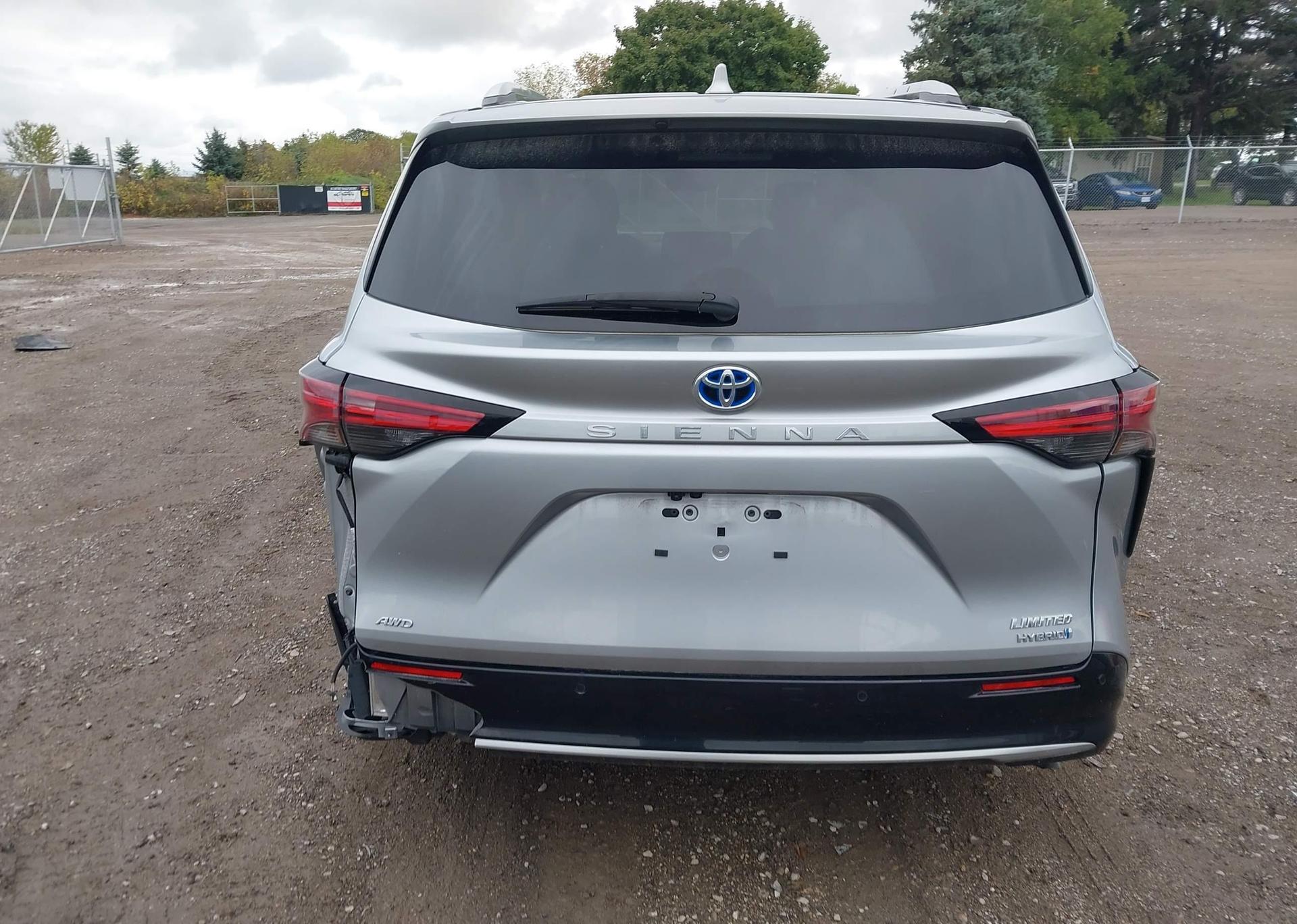 2024 TOYOTA SIENNA LIMITED 7-PASSENGER
