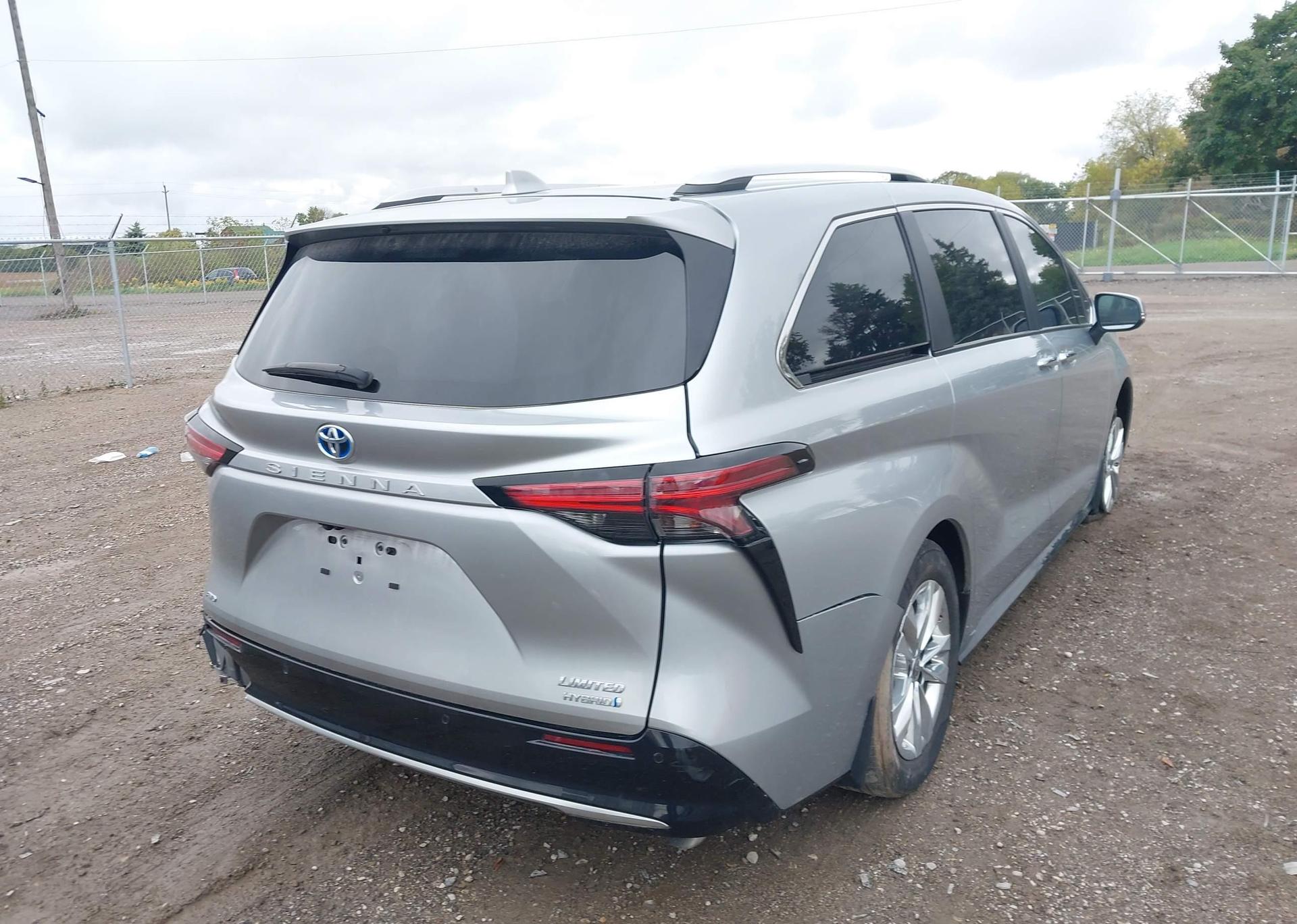 2024 TOYOTA SIENNA LIMITED 7-PASSENGER