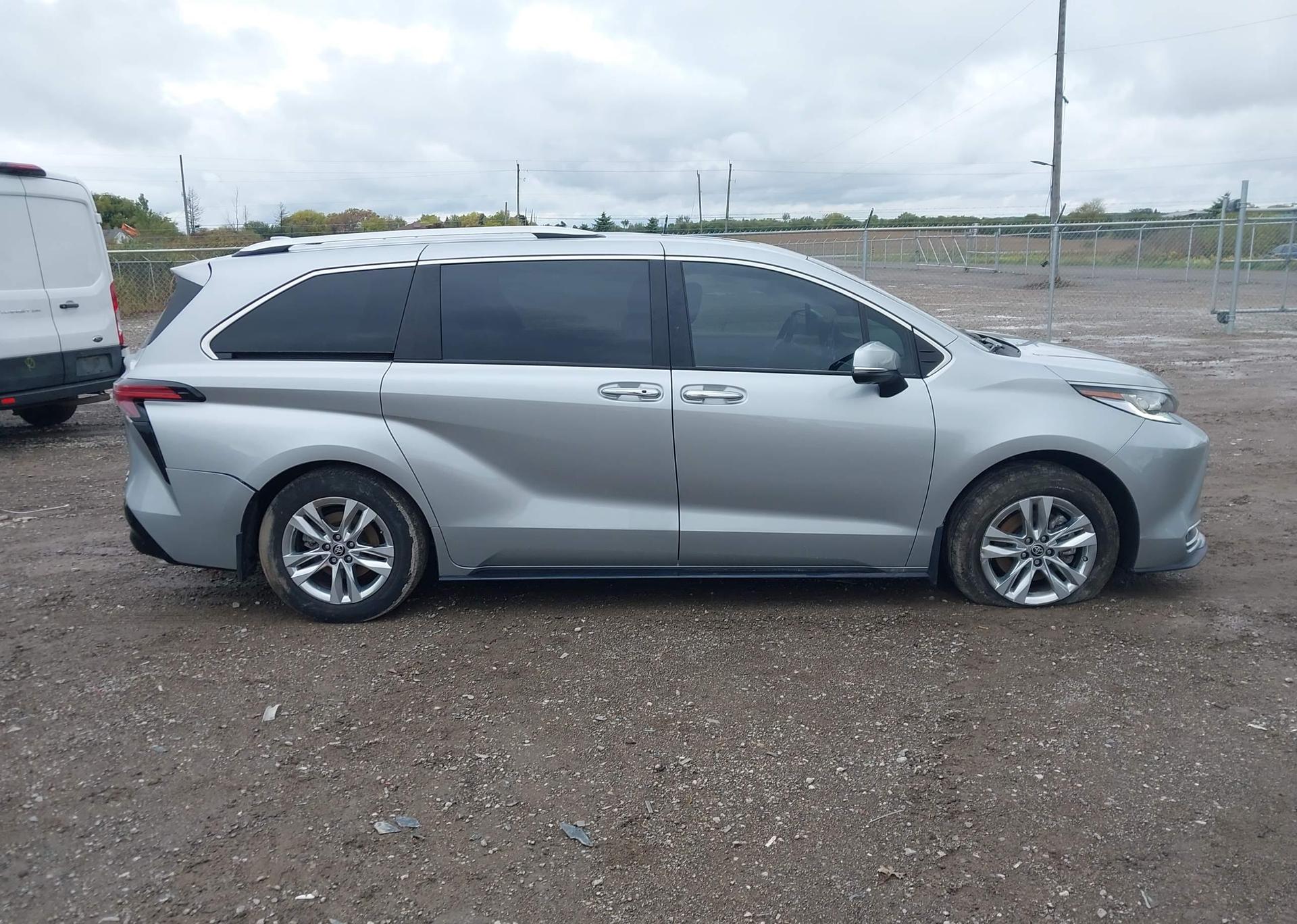 2024 TOYOTA SIENNA LIMITED 7-PASSENGER