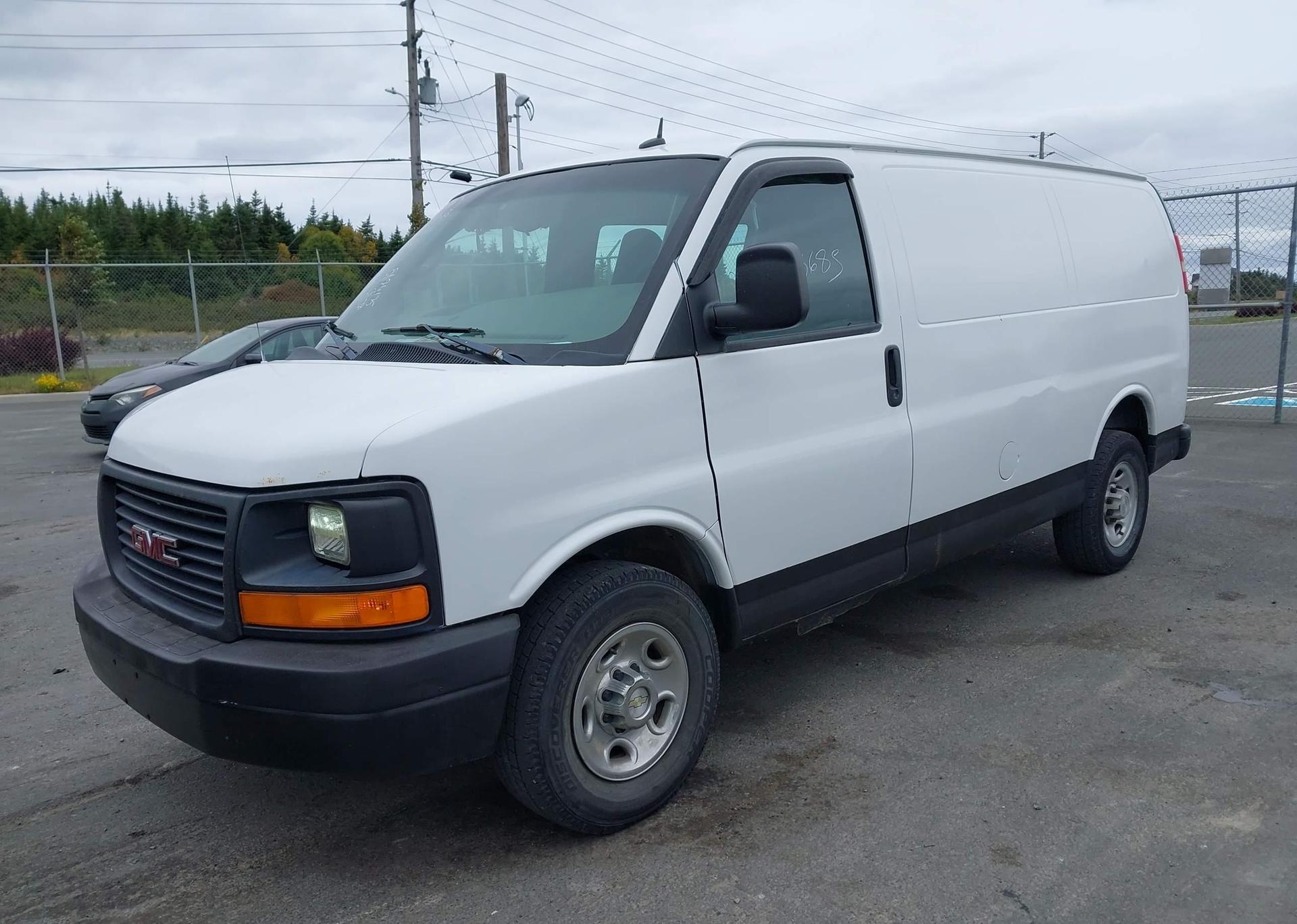 2013 GMC SAVANA 2500 STANDARD