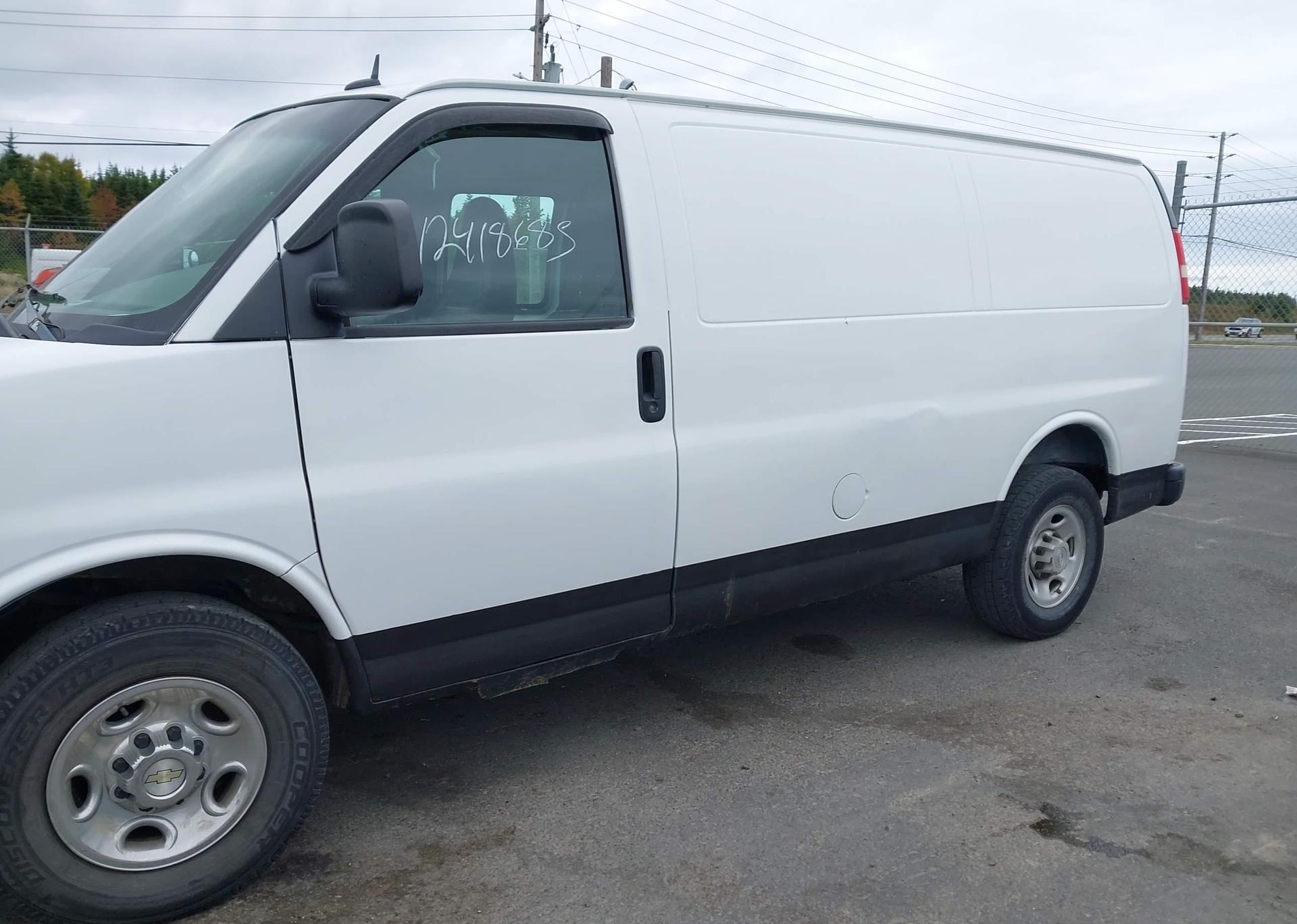 2013 GMC SAVANA 2500 STANDARD