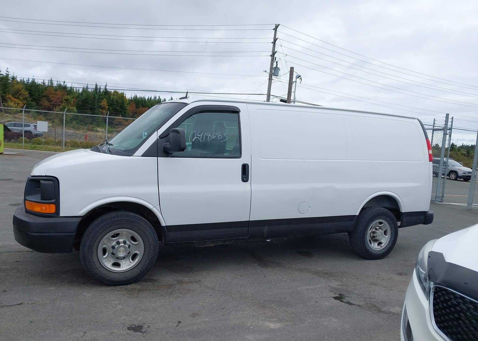 2013 GMC SAVANA 2500 STANDARD