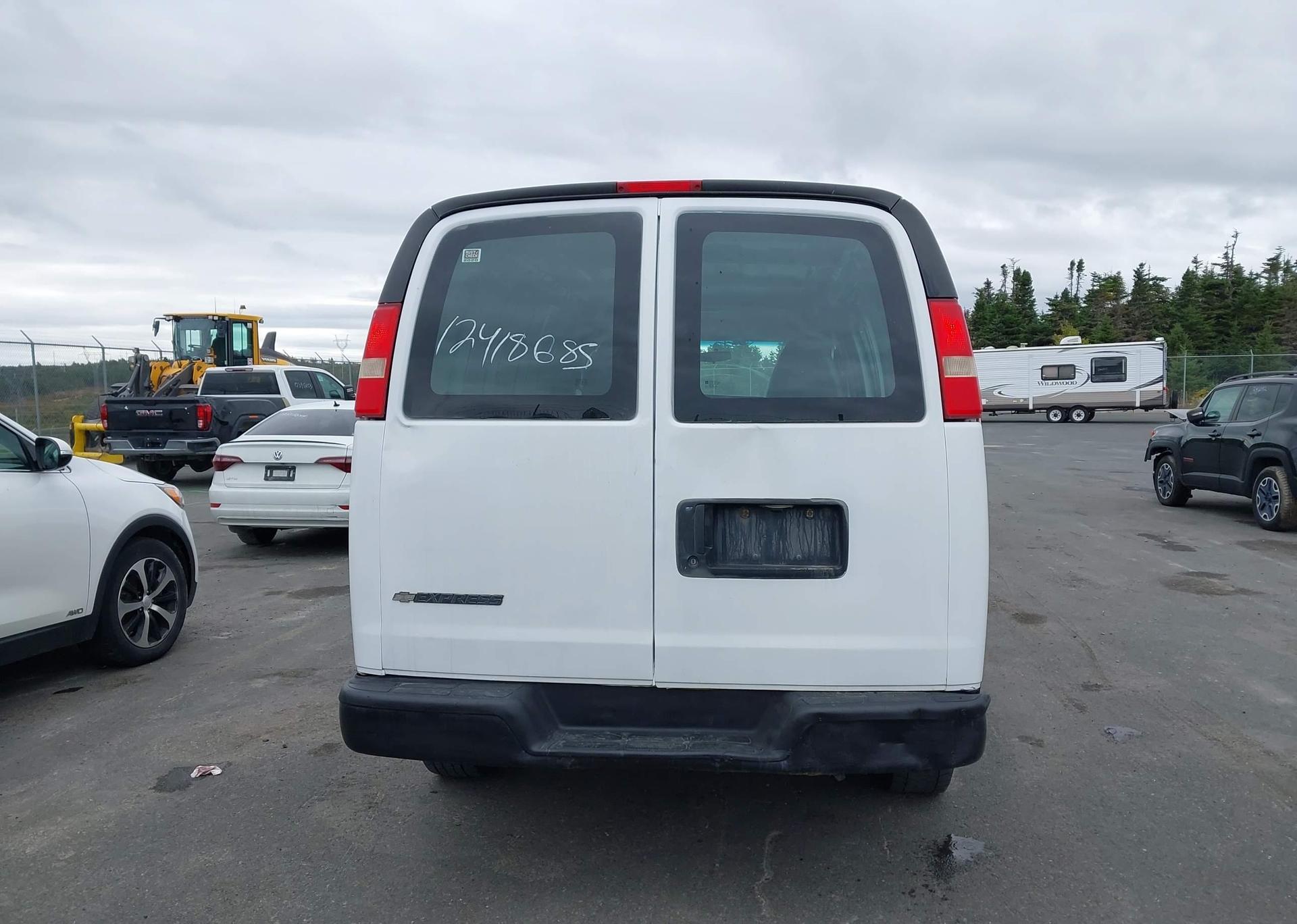 2013 GMC SAVANA 2500 STANDARD