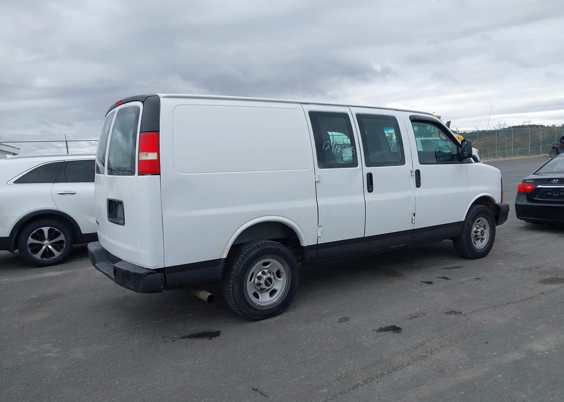 2013 GMC SAVANA 2500 STANDARD