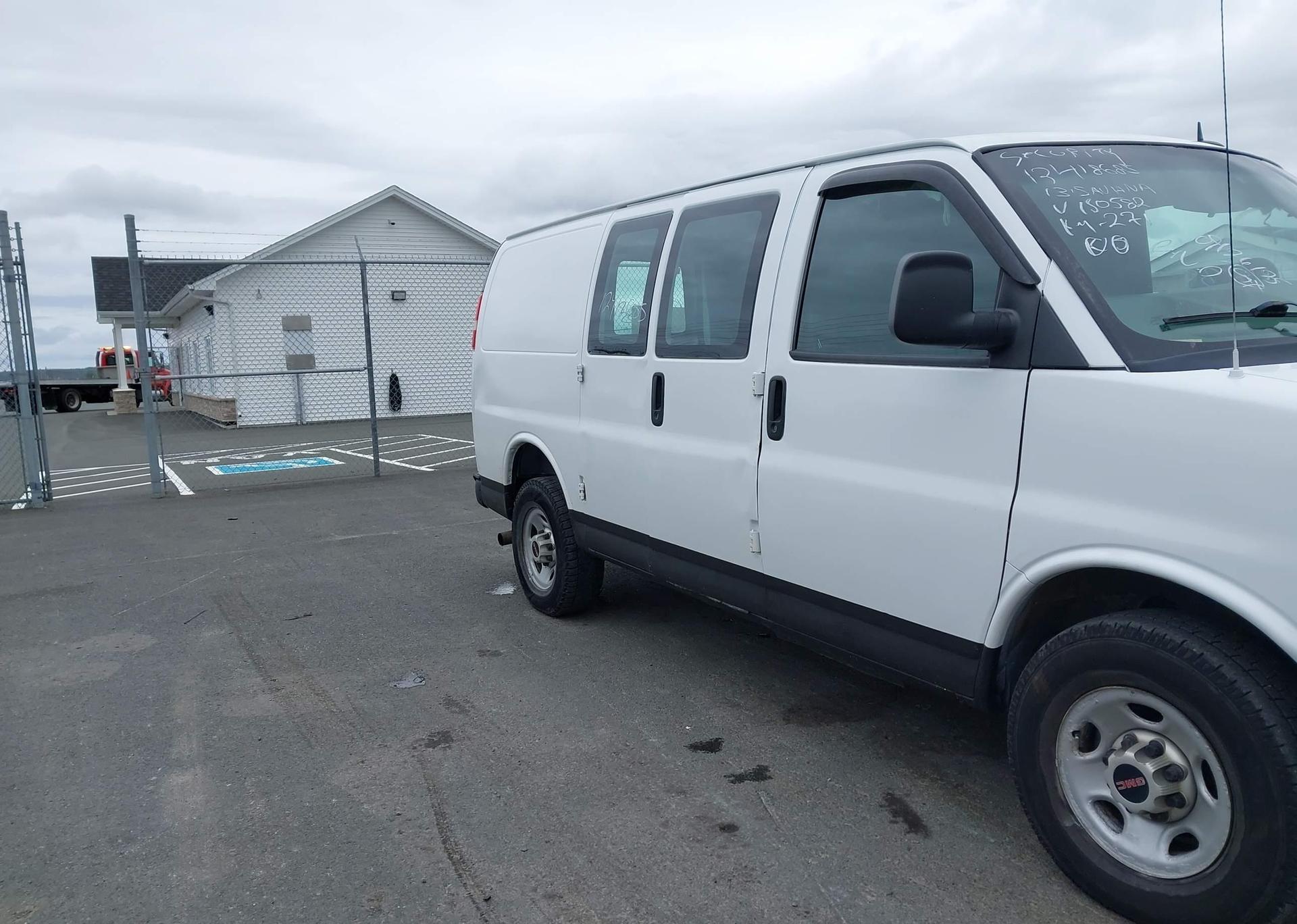 2013 GMC SAVANA 2500 STANDARD
