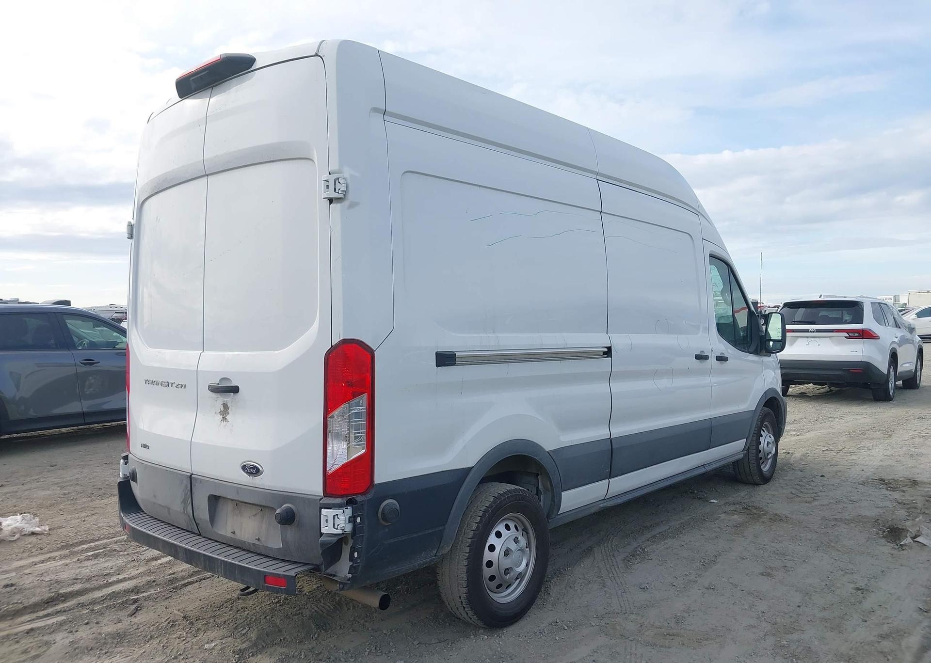 2024 FORD transit t-250