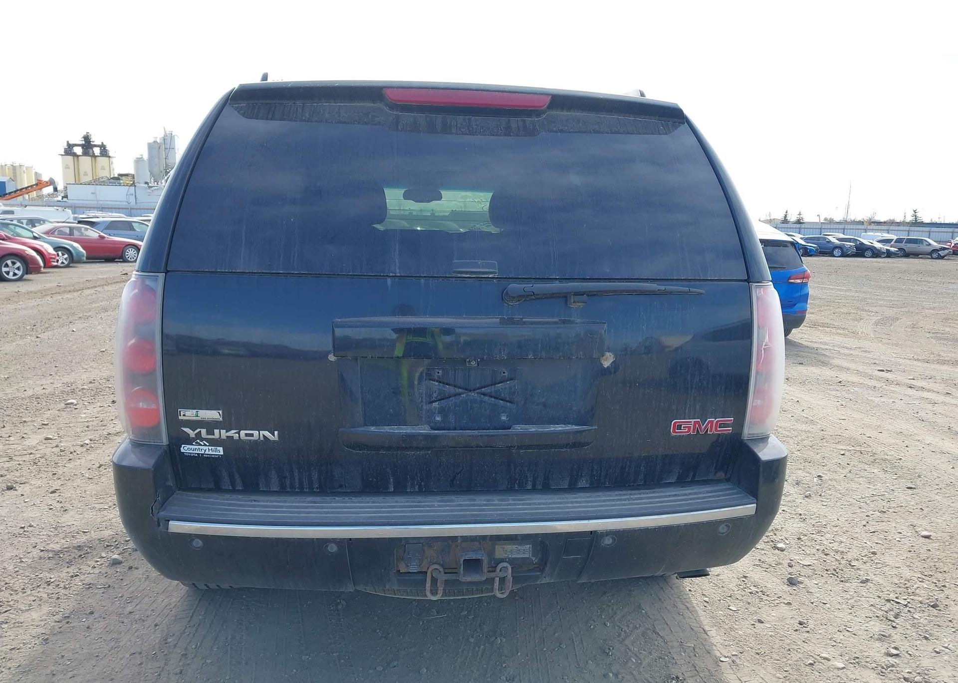 2010 GMC YUKON DENALI