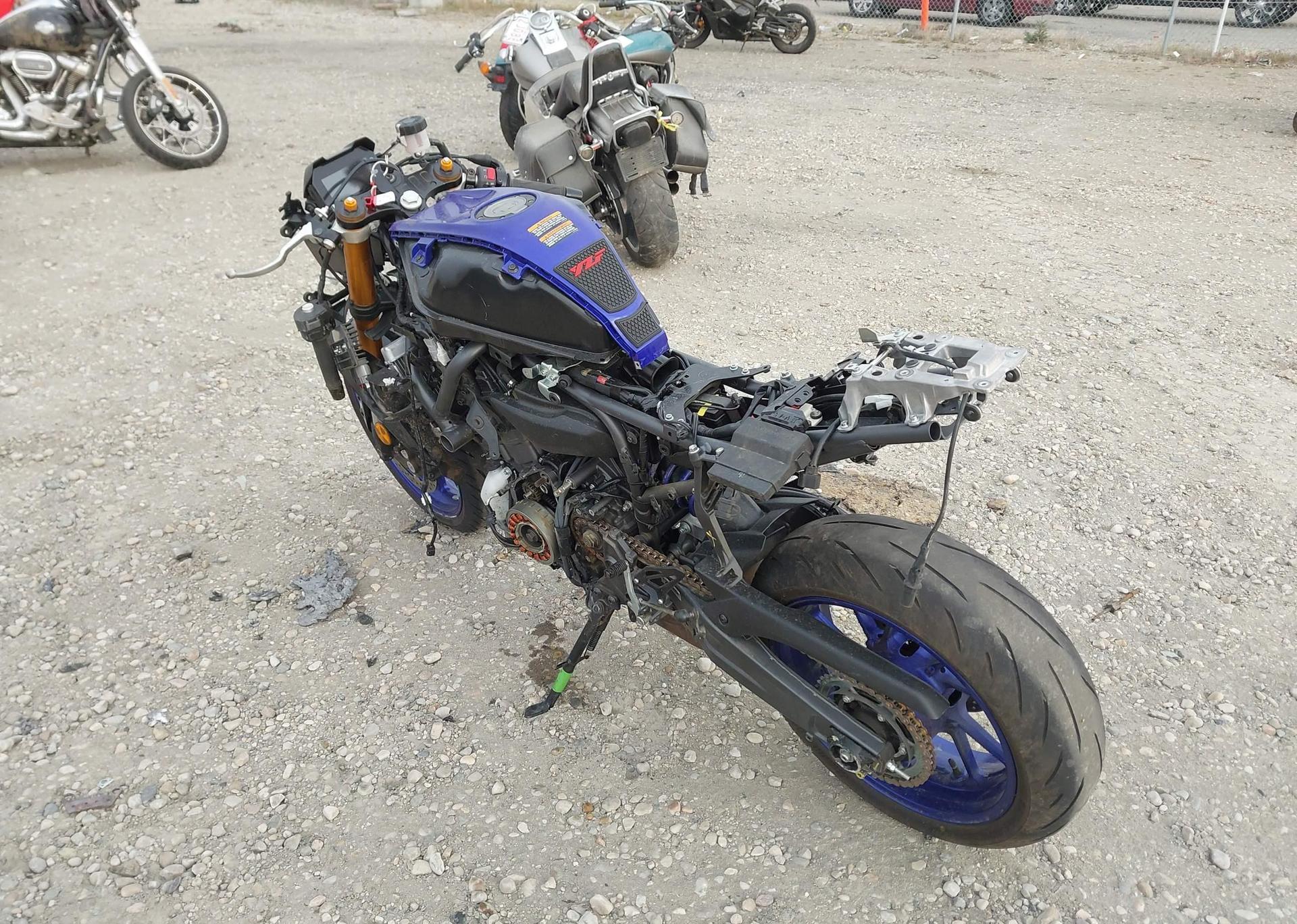 2025 YAMAHA YZFR7