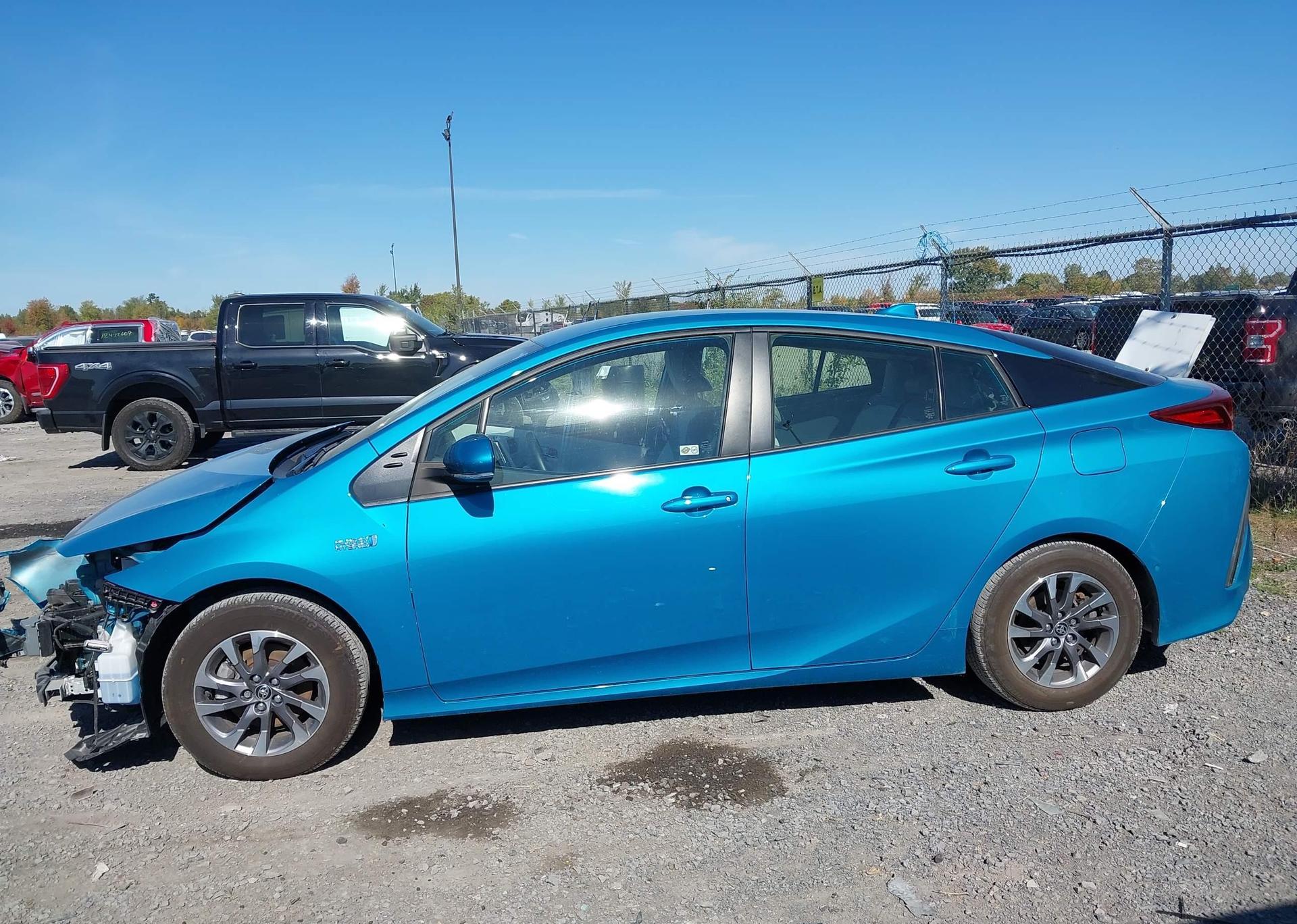 2022 TOYOTA PRIUS PRIME LE