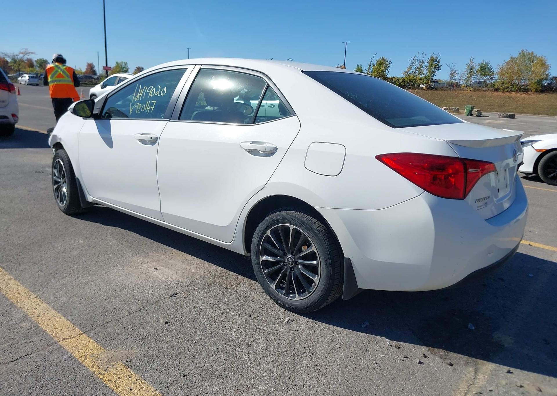 2017 TOYOTA COROLLA SE