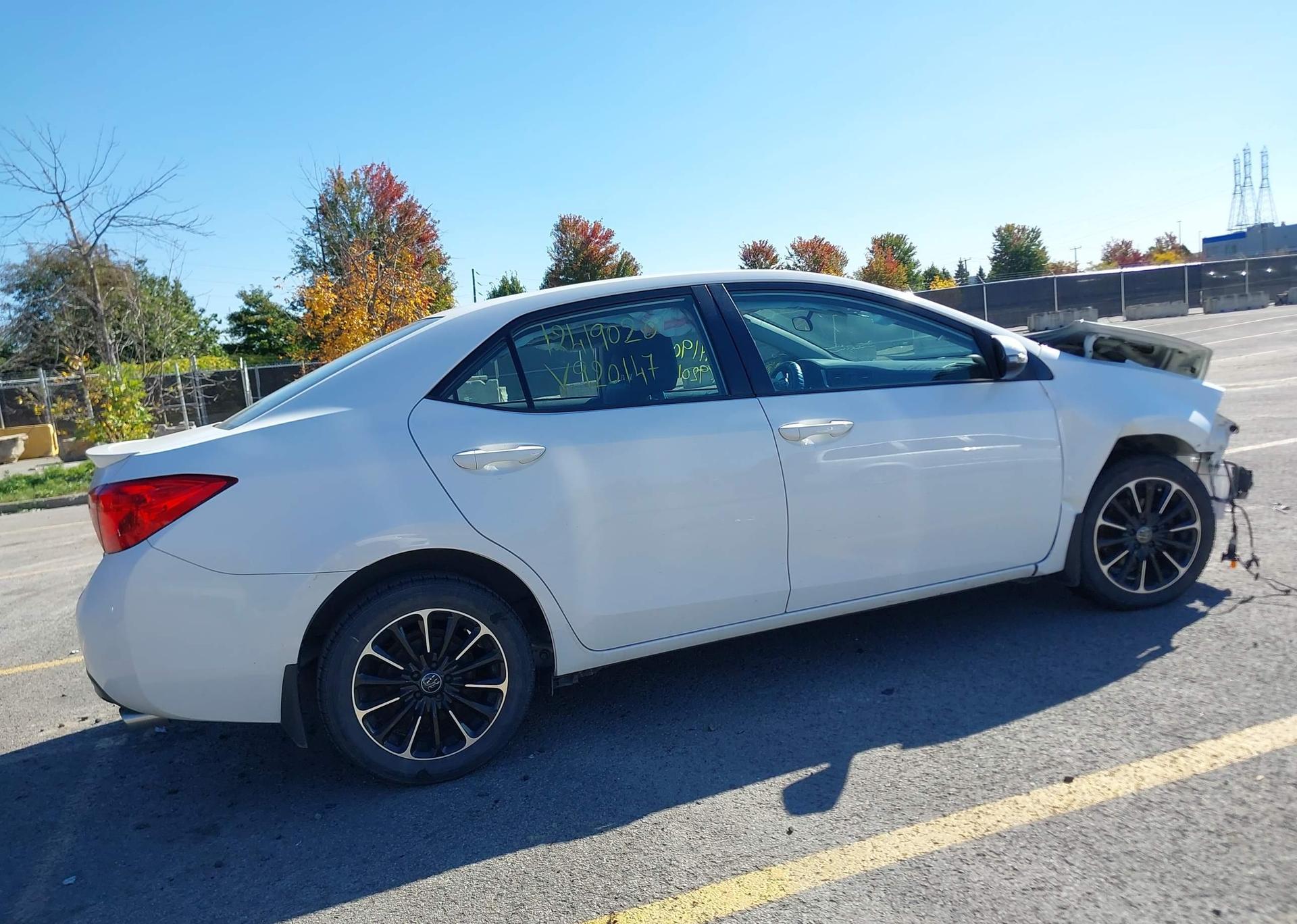 2017 TOYOTA COROLLA SE