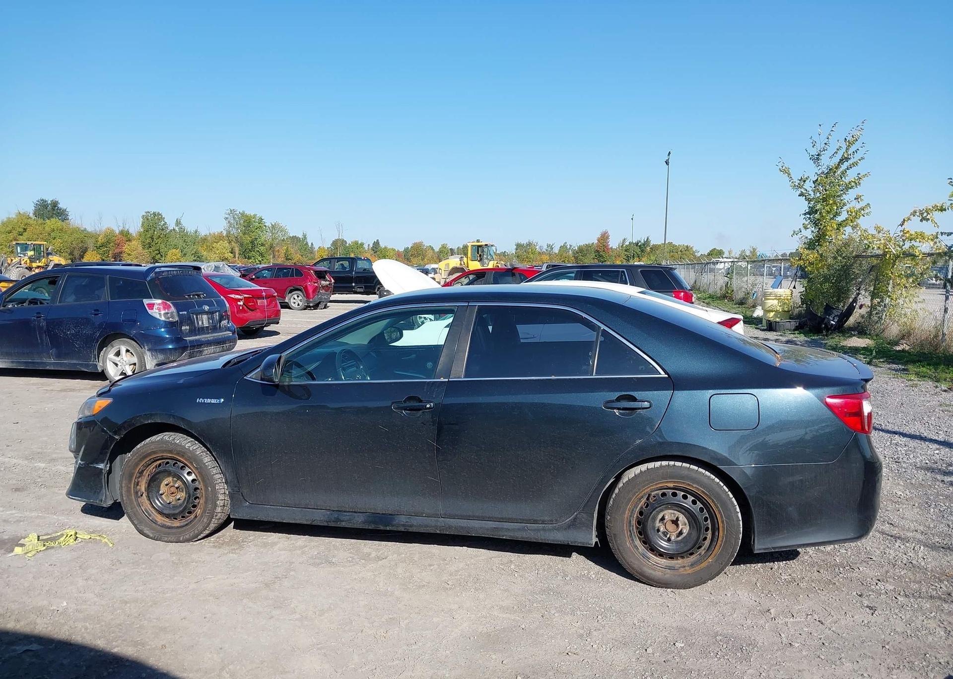 2014 TOYOTA CAMRY HYBRID SE