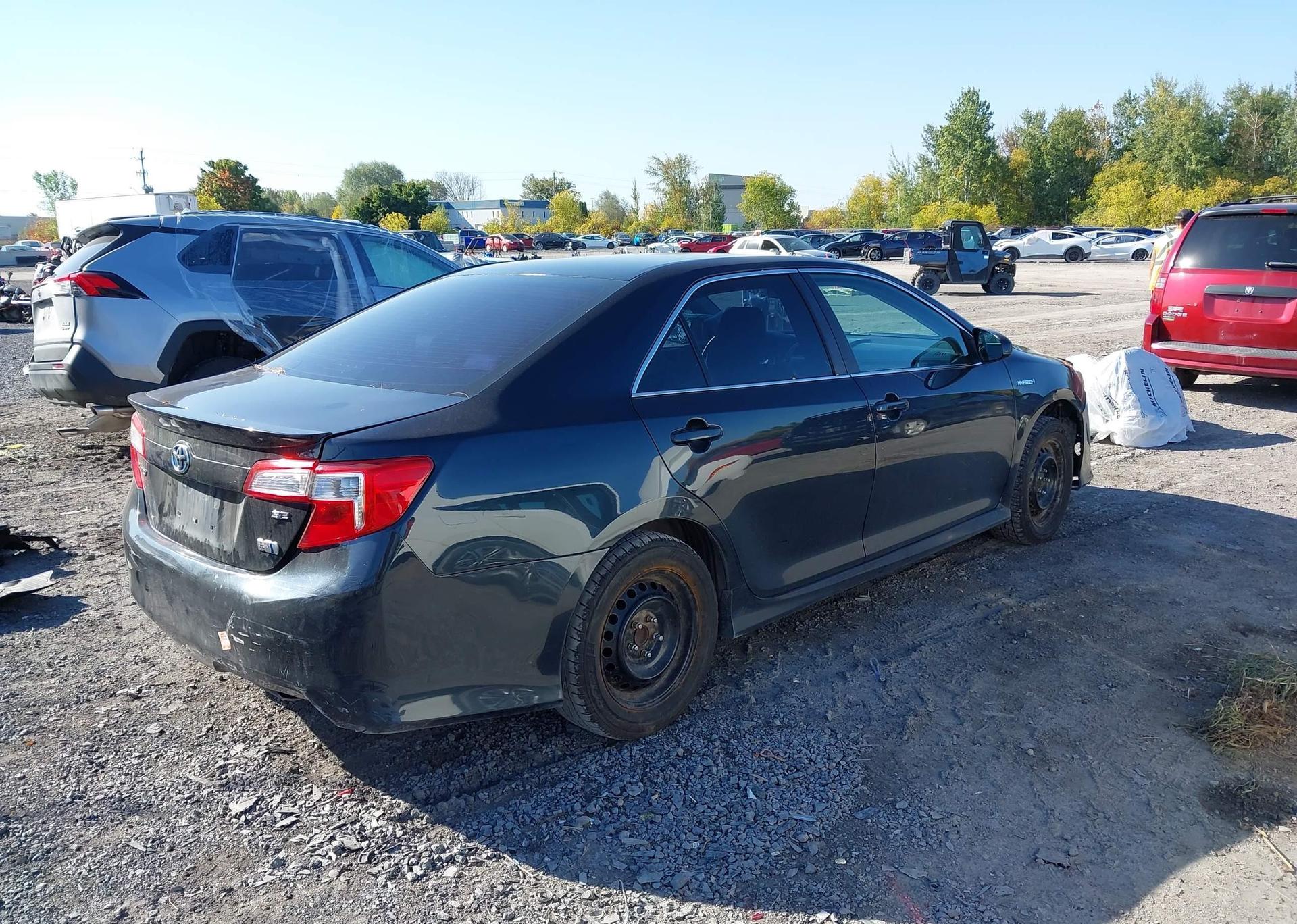 2014 TOYOTA CAMRY HYBRID SE