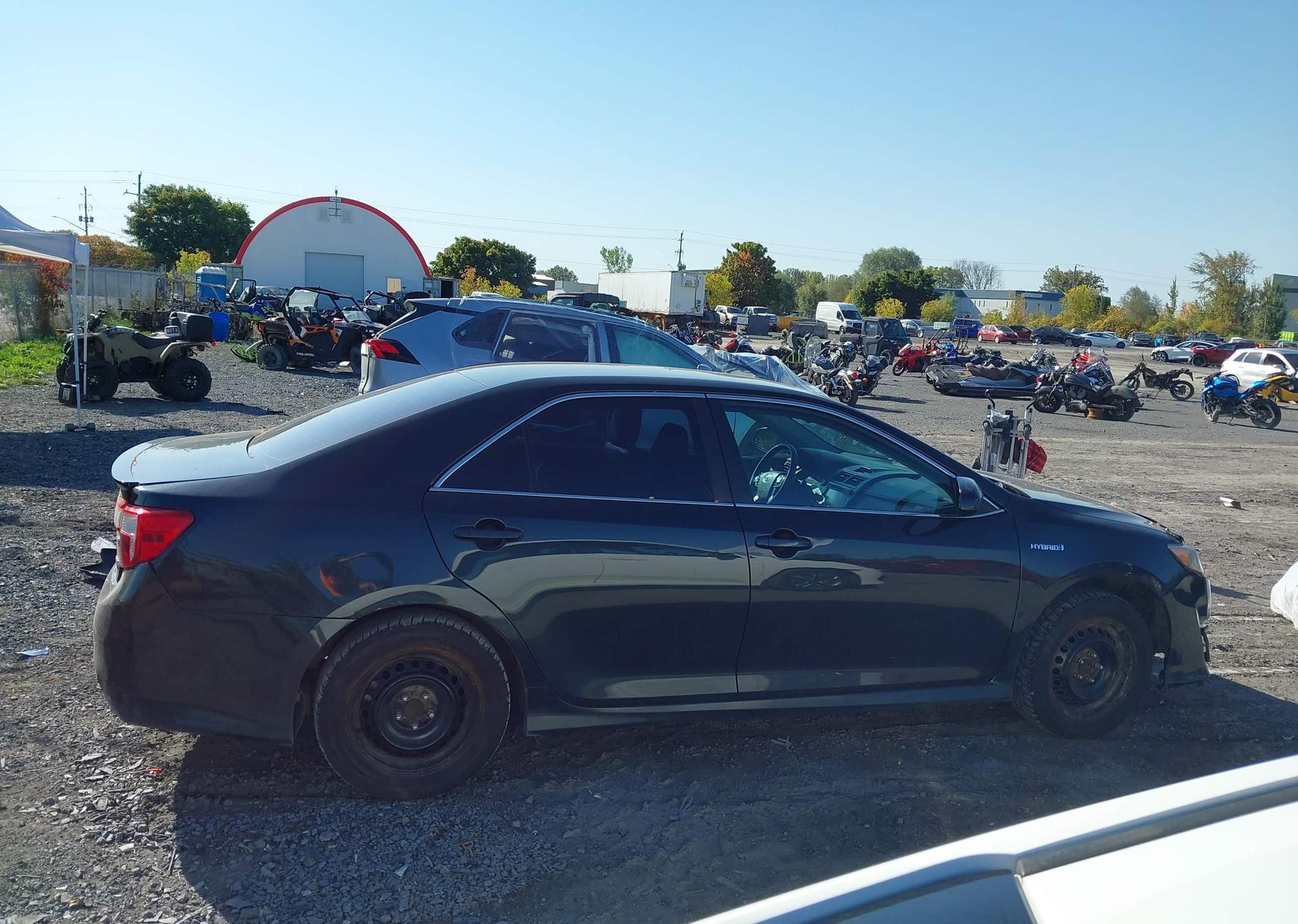 2014 TOYOTA CAMRY HYBRID SE