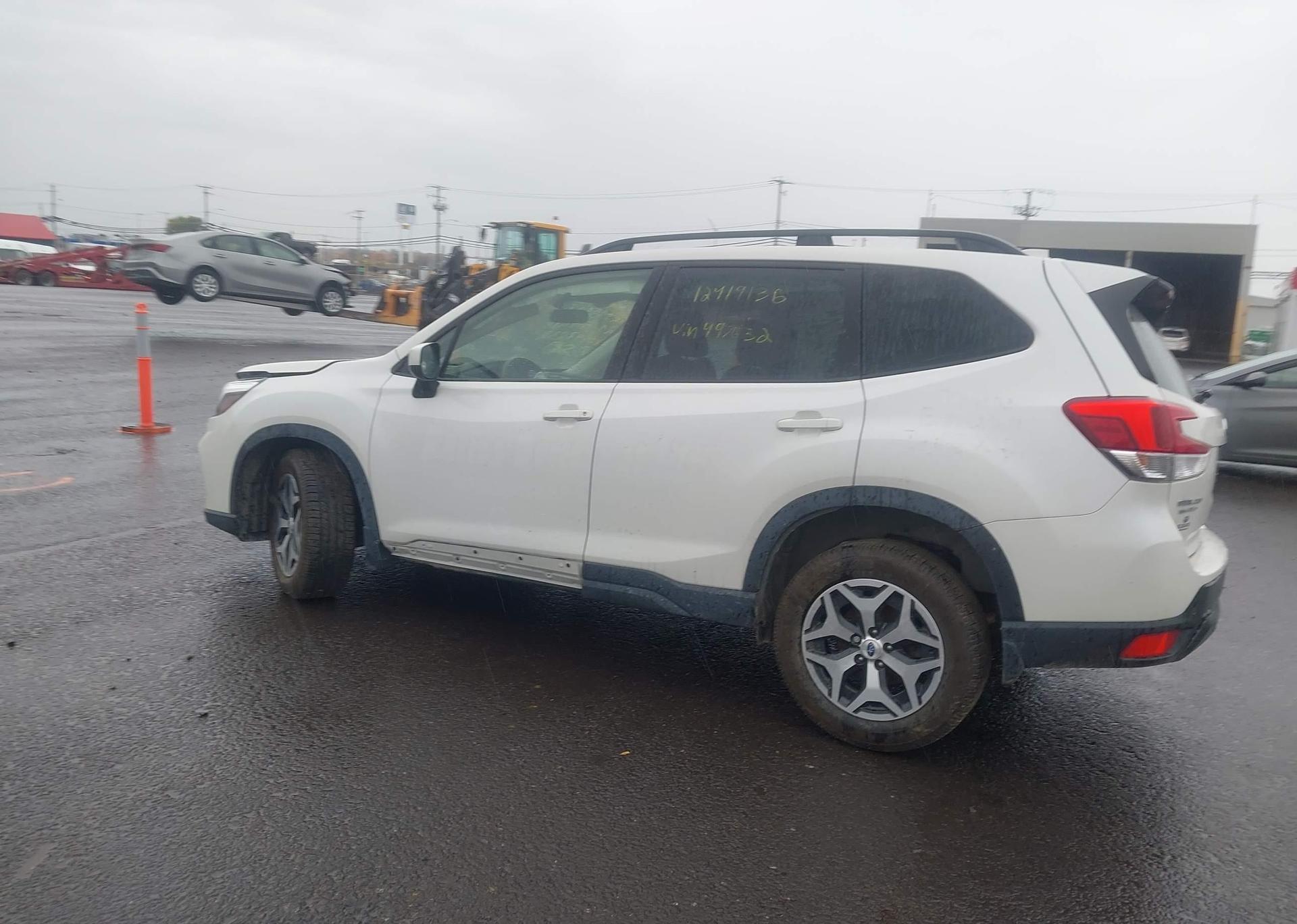 2021 SUBARU FORESTER CONVENIENCE
