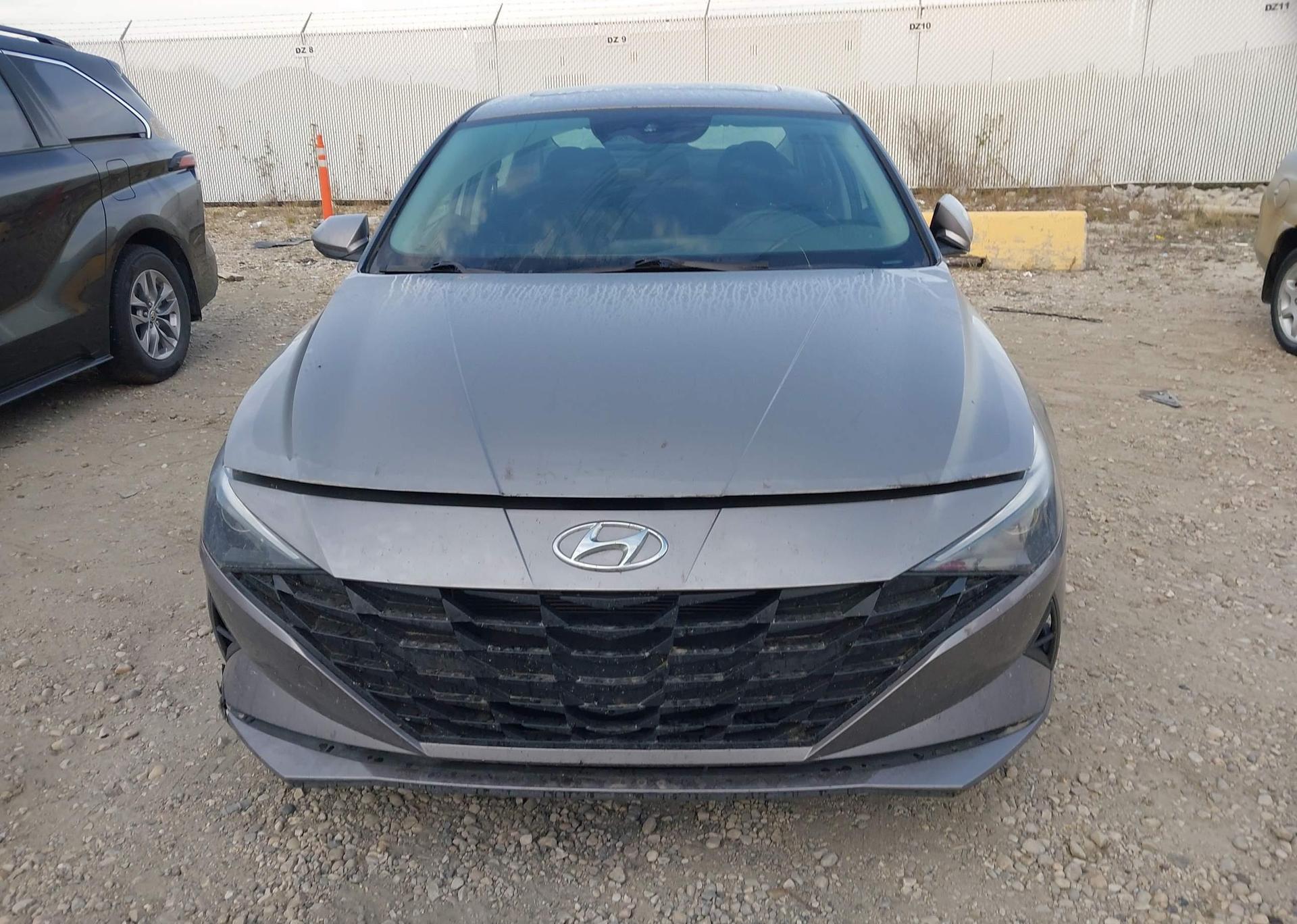 2023 HYUNDAI ELANTRA PREFERRED IVT WITH TECH PACKAGE