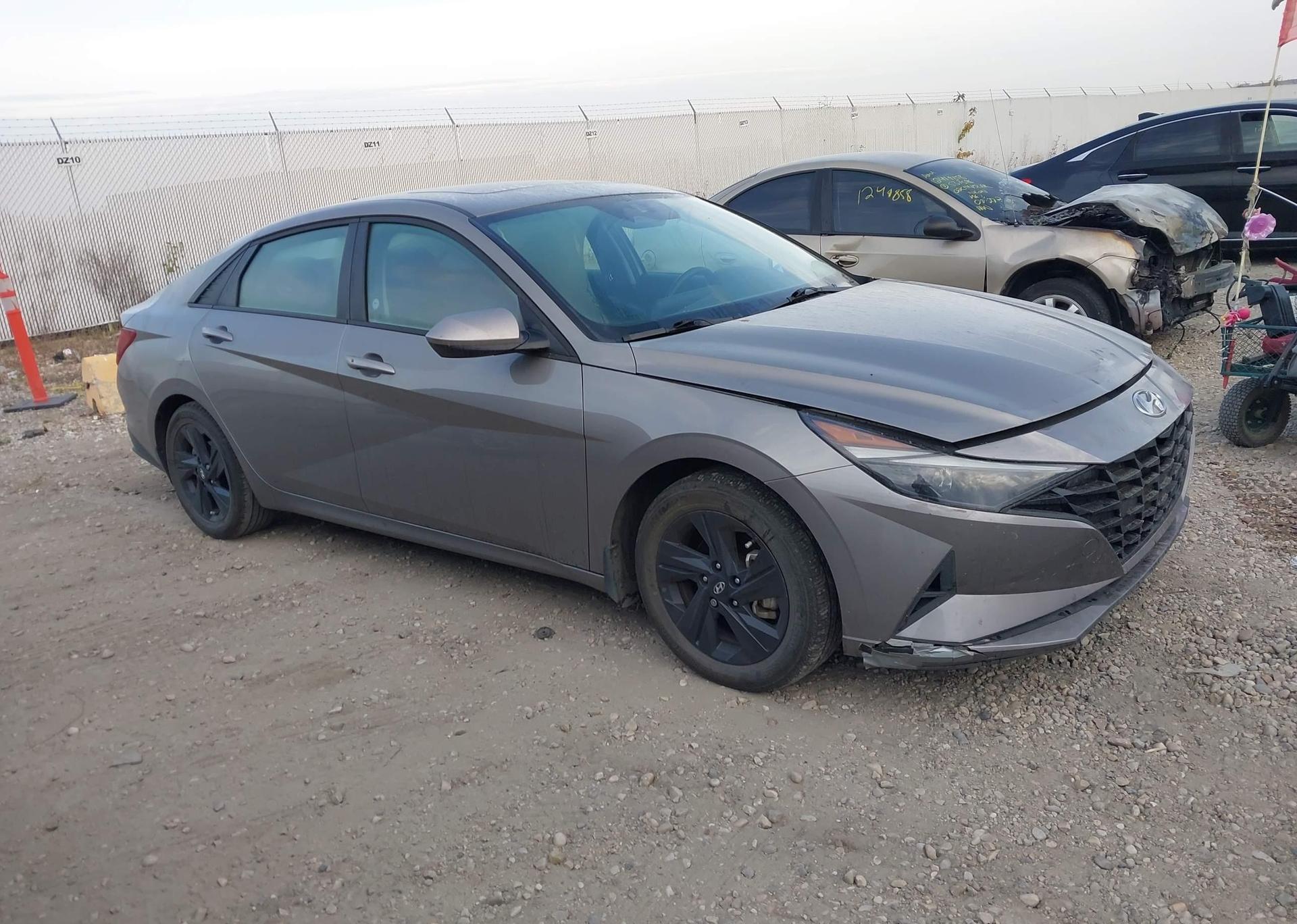 2023 HYUNDAI ELANTRA PREFERRED IVT WITH TECH PACKAGE