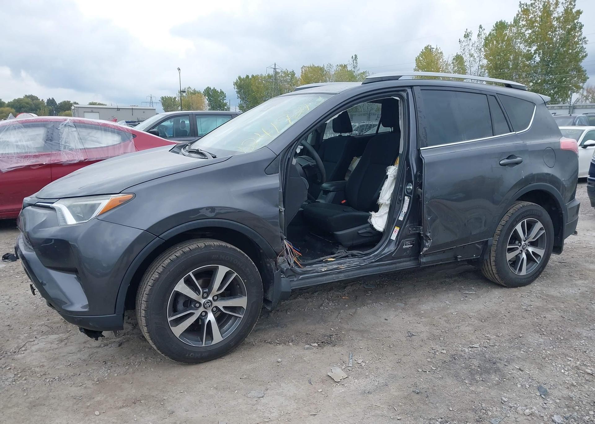2018 TOYOTA RAV4 LE