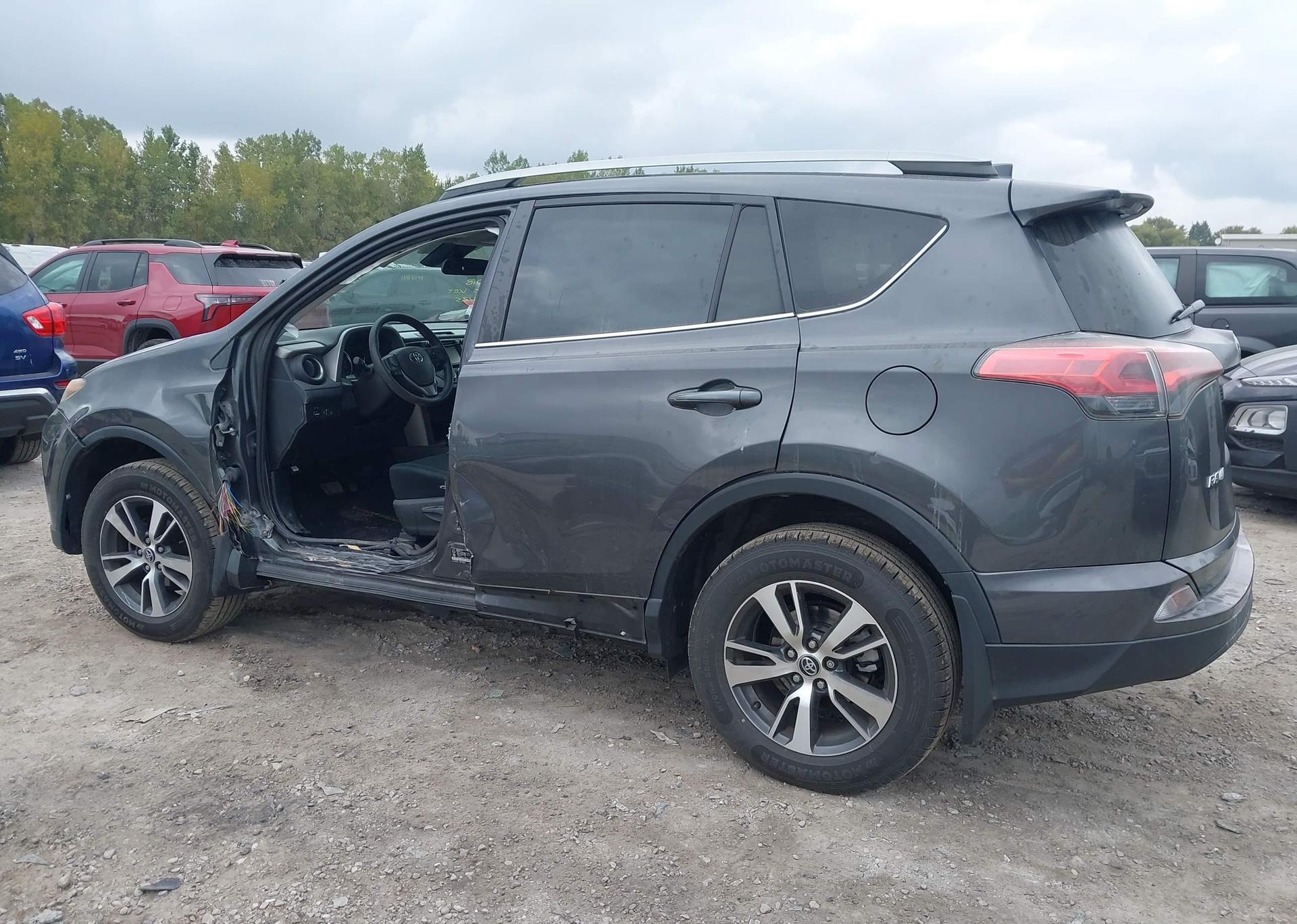 2018 TOYOTA RAV4 LE