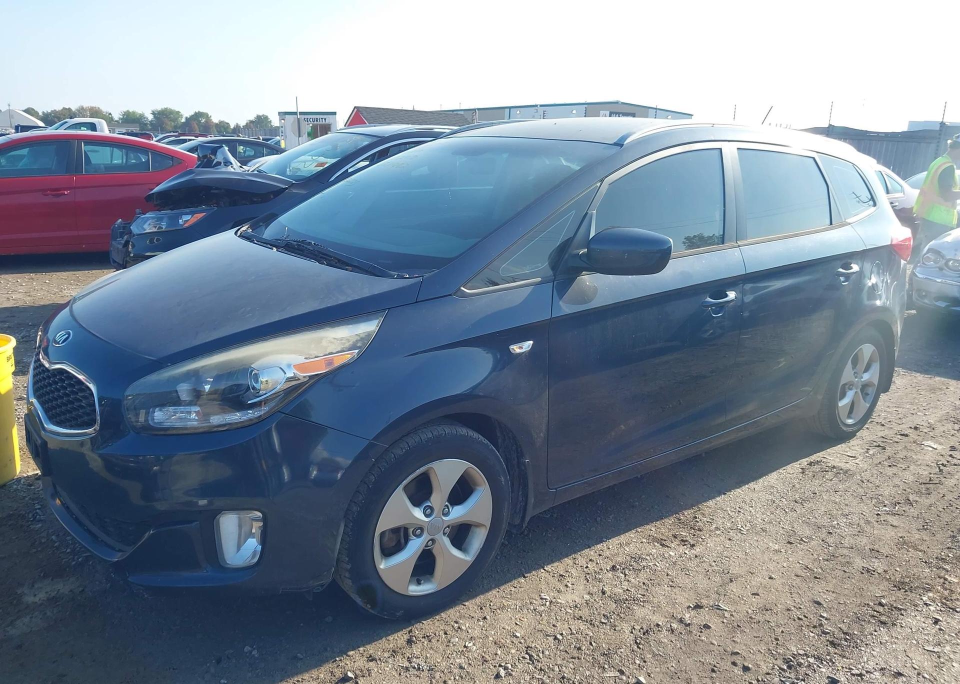 2014 KIA RONDO