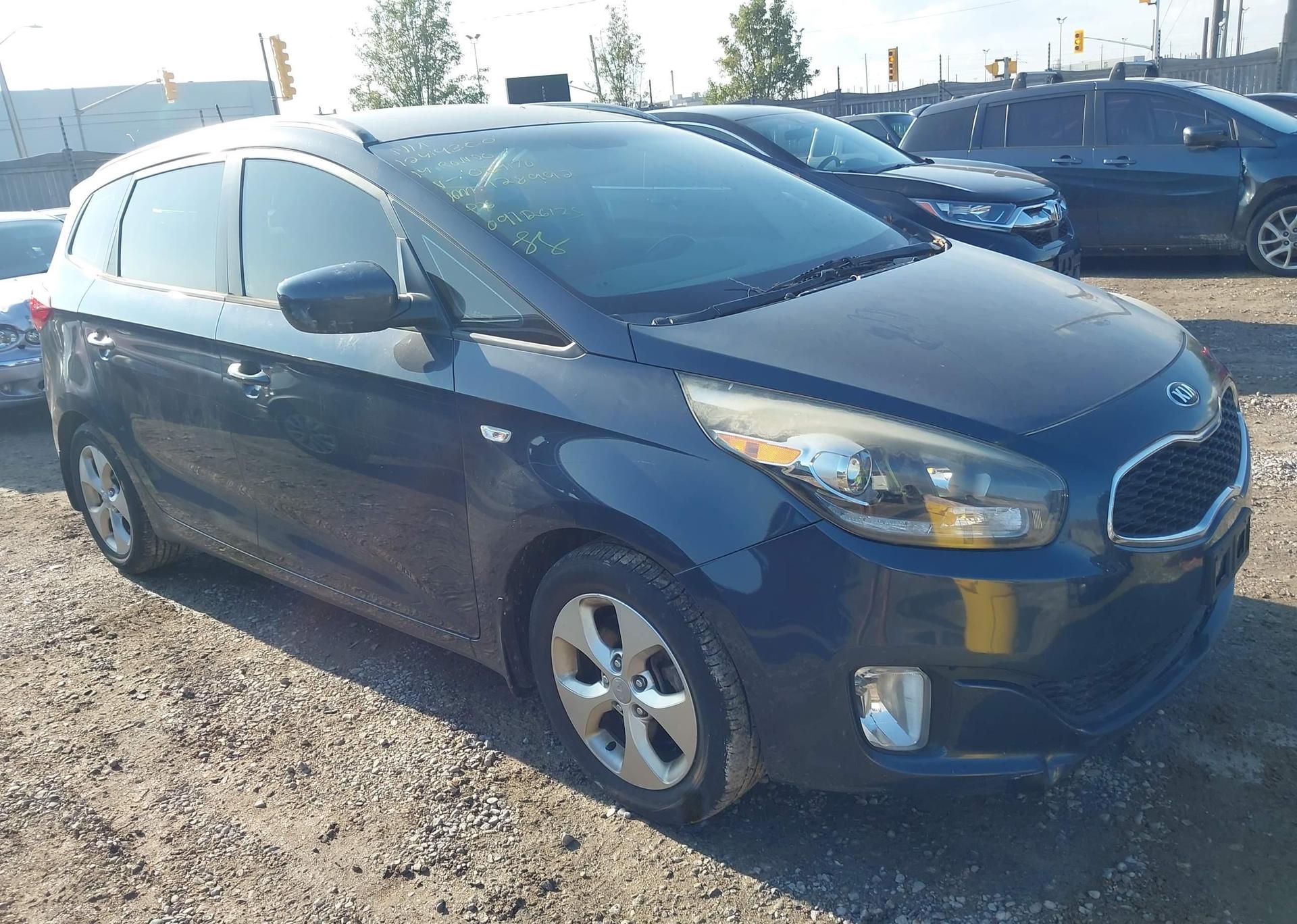 2014 KIA RONDO