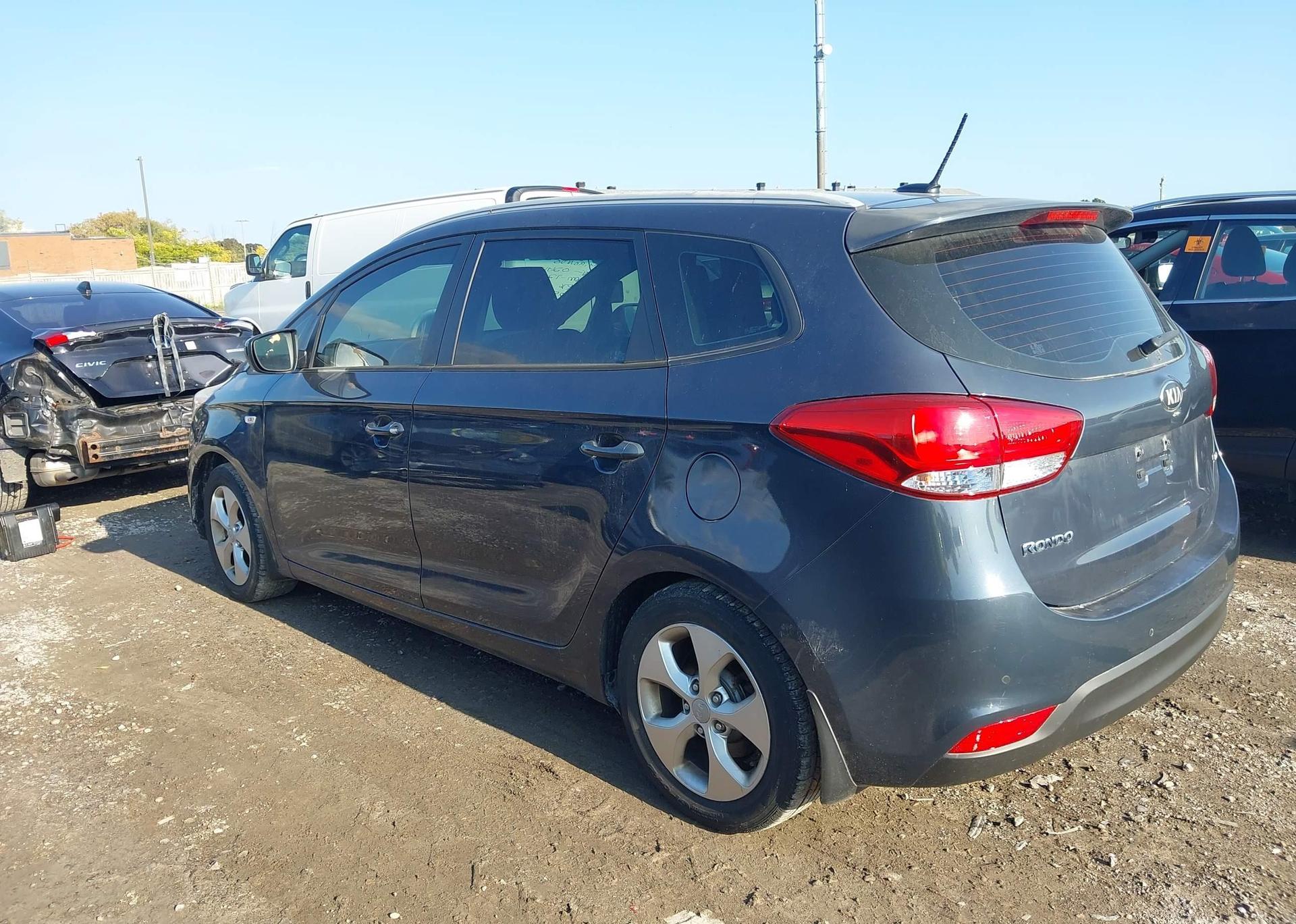 2014 KIA RONDO