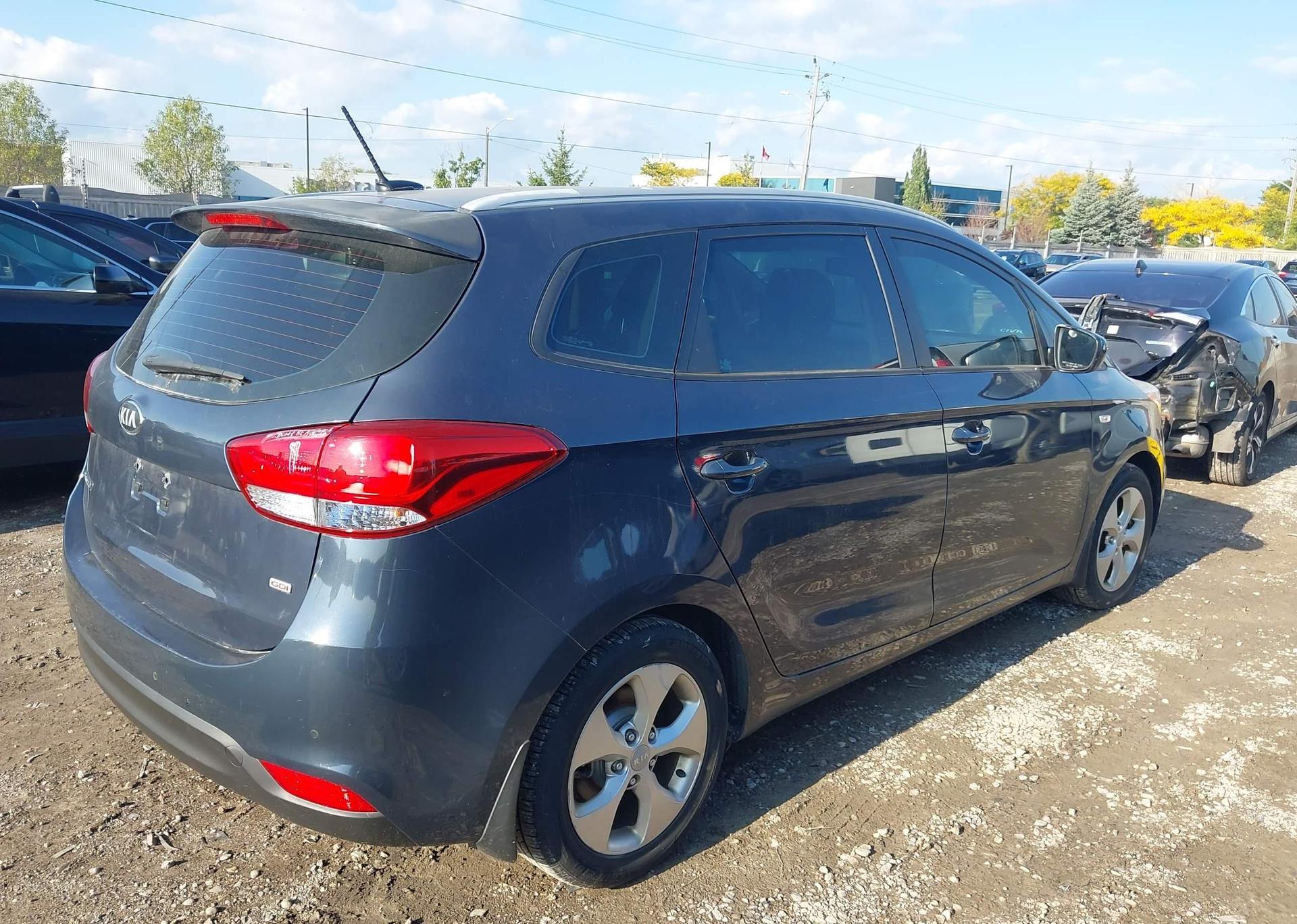 2014 KIA RONDO