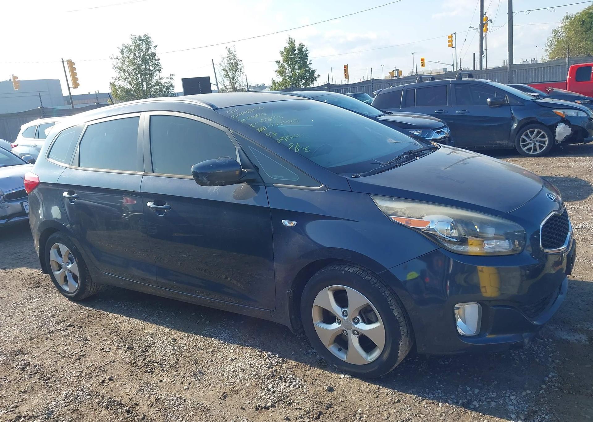 2014 KIA RONDO