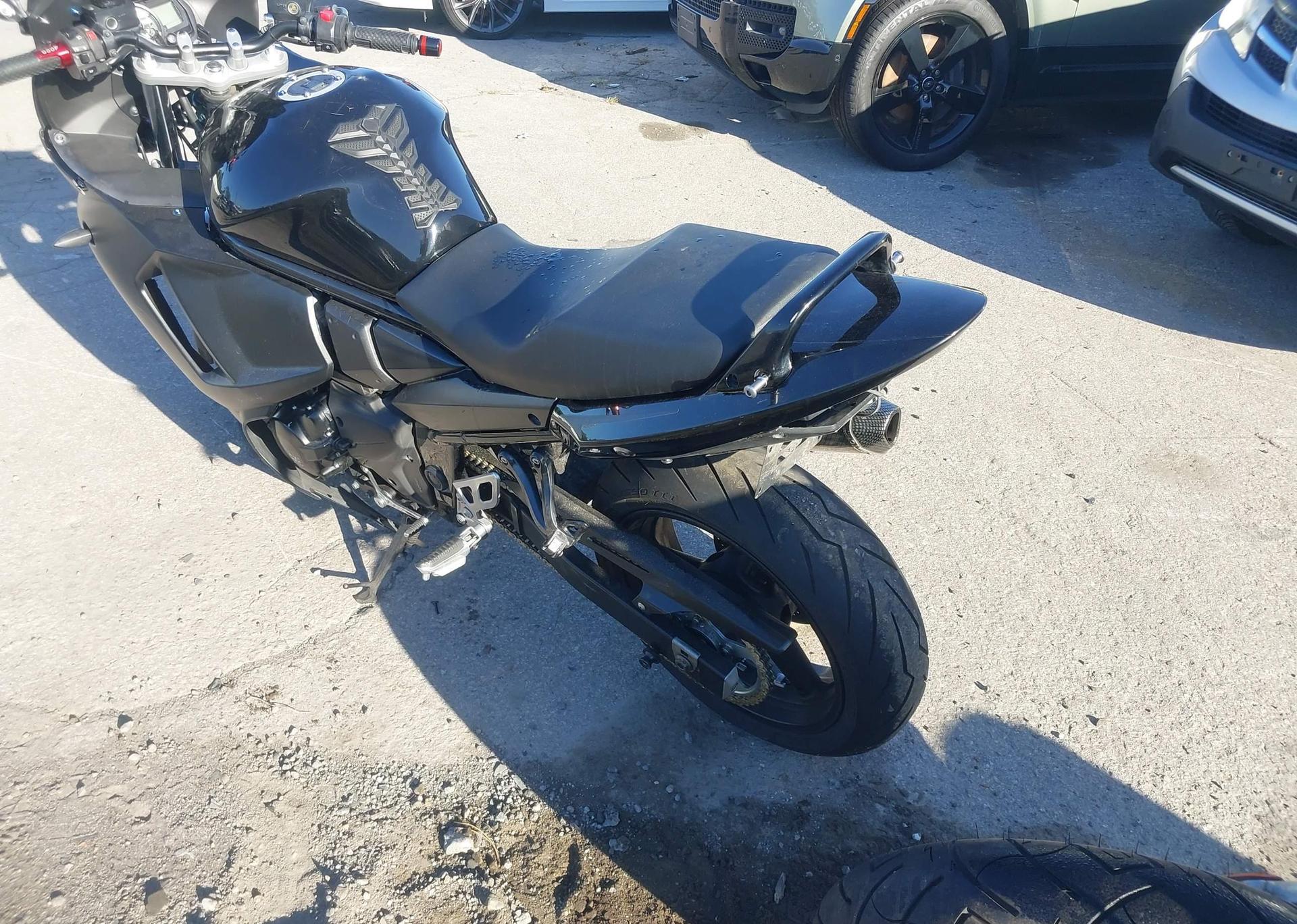 2012 SUZUKI GSX650 FA