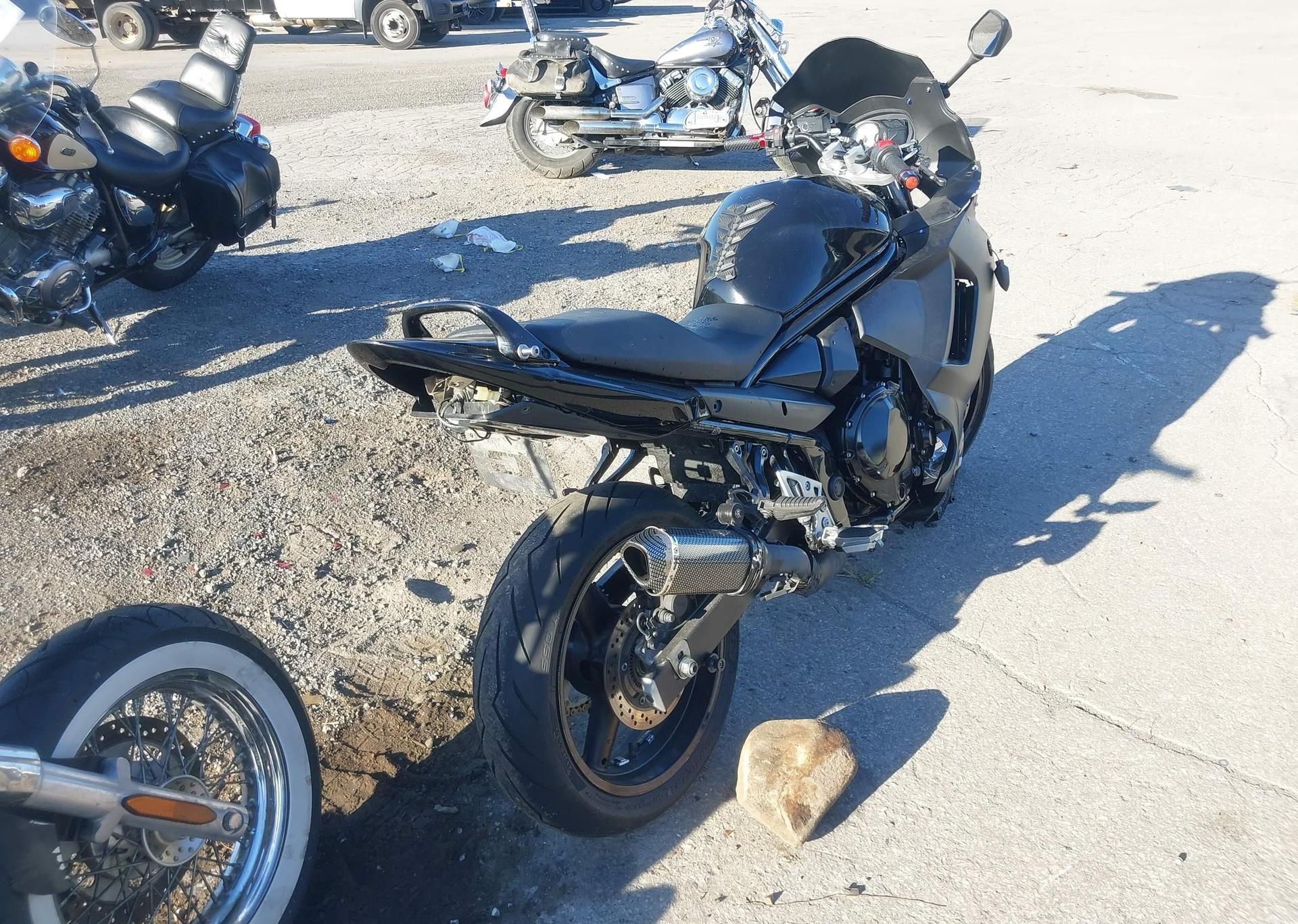 2012 SUZUKI GSX650 FA