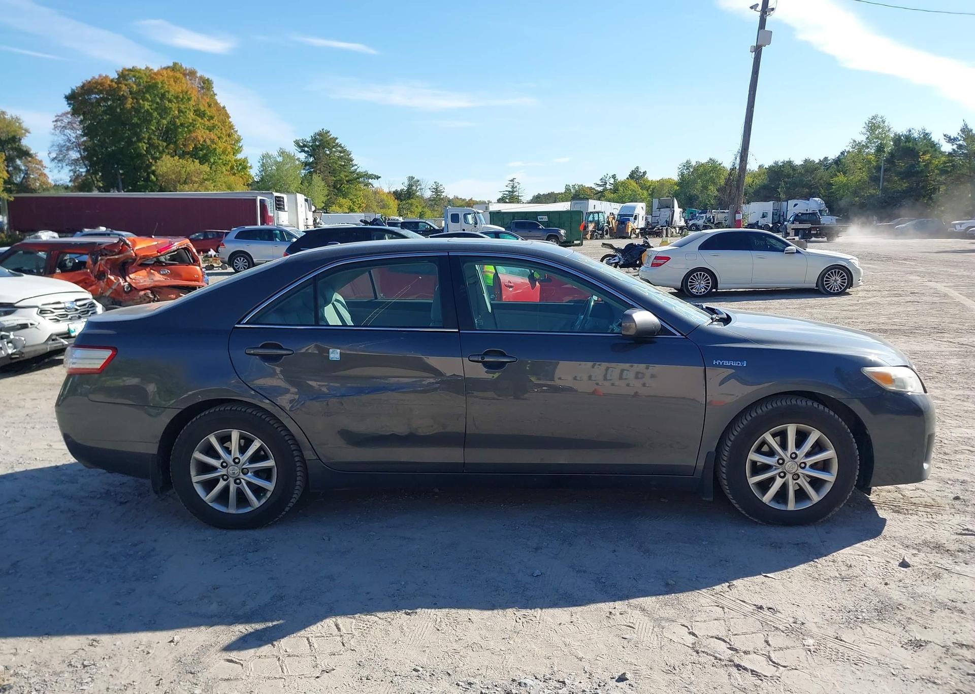 2010 TOYOTA CAMRY