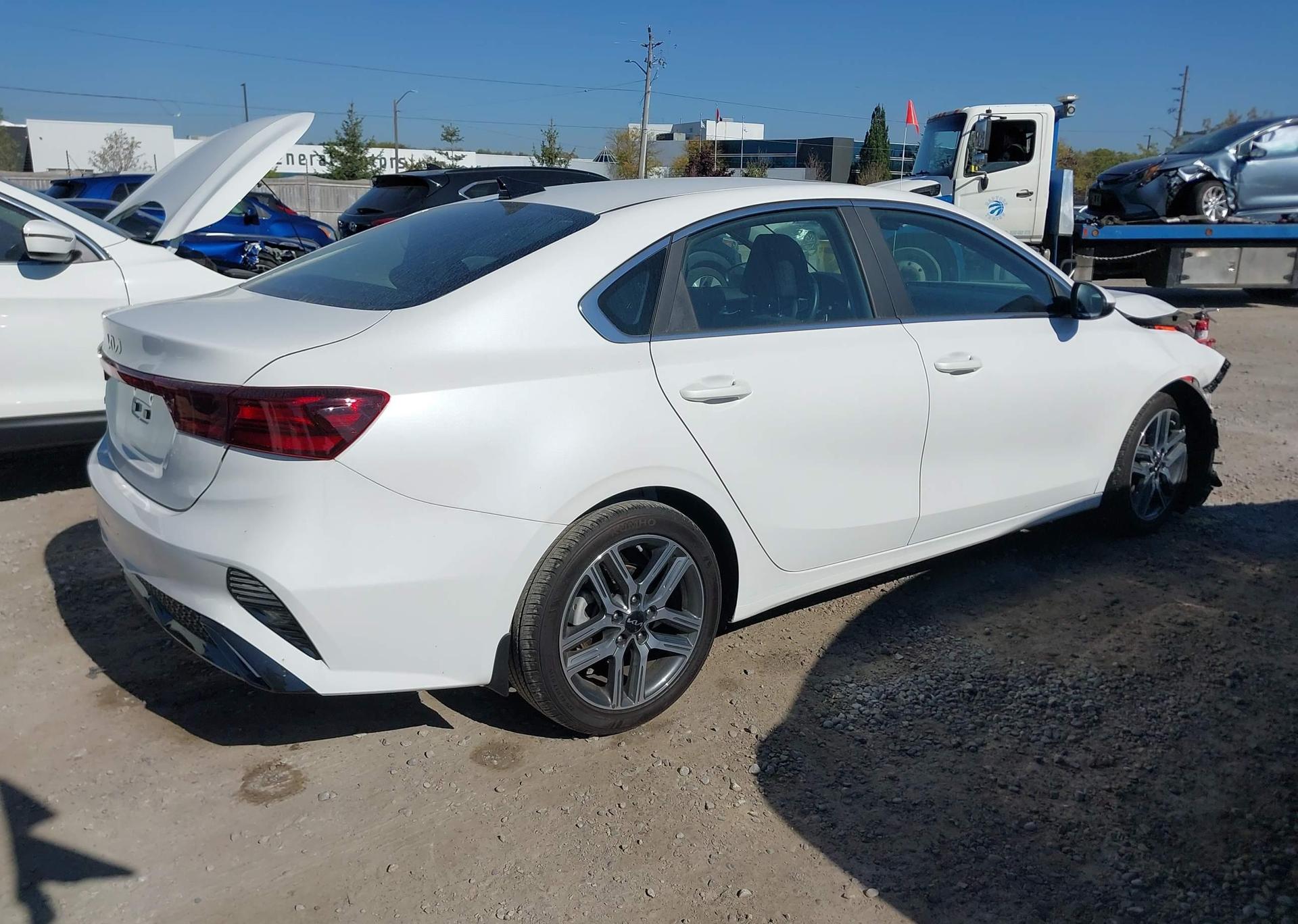 2023 KIA FORTE EX