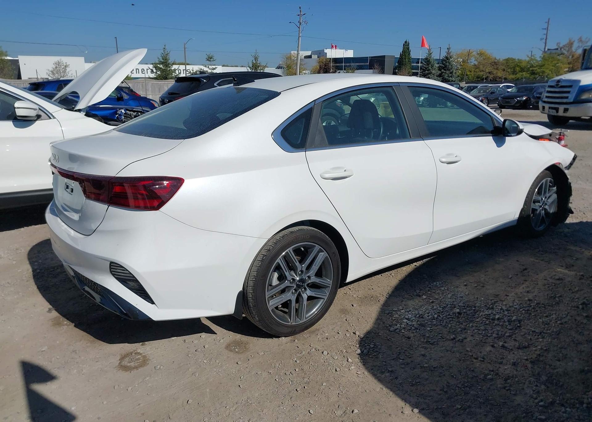 2023 KIA FORTE EX
