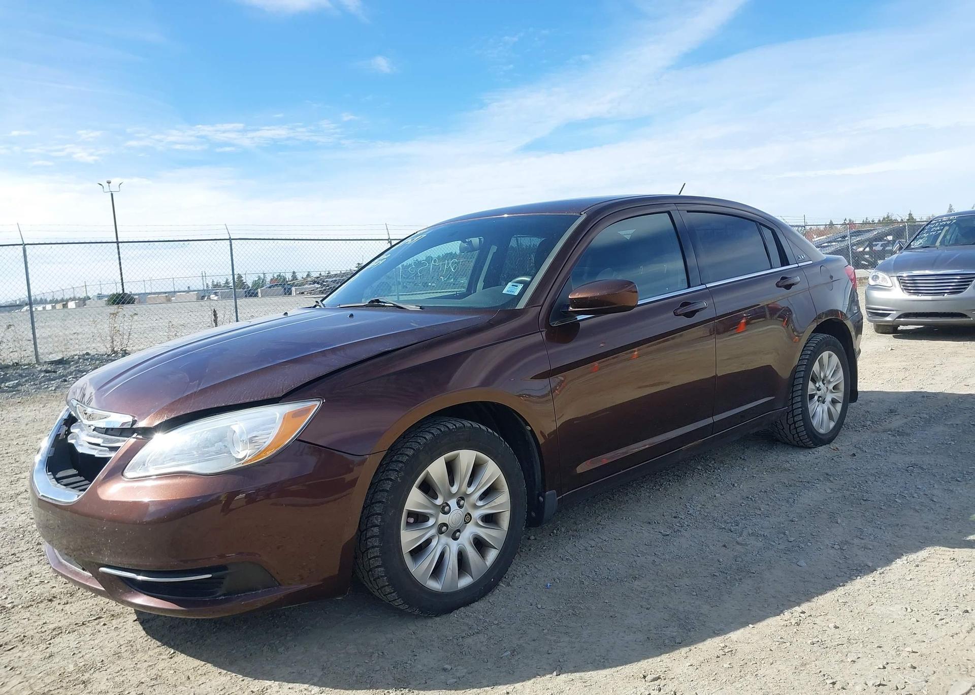 2013 CHRYSLER 200 LX
