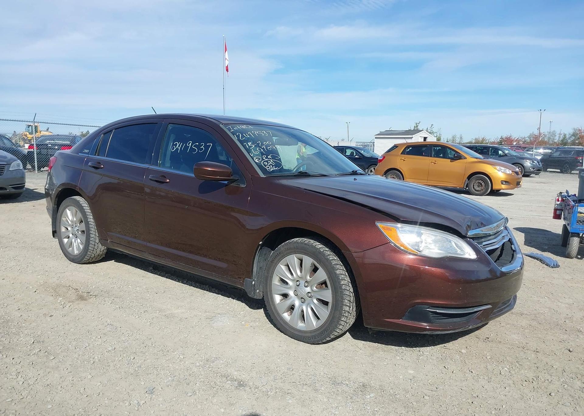 2013 CHRYSLER 200 LX