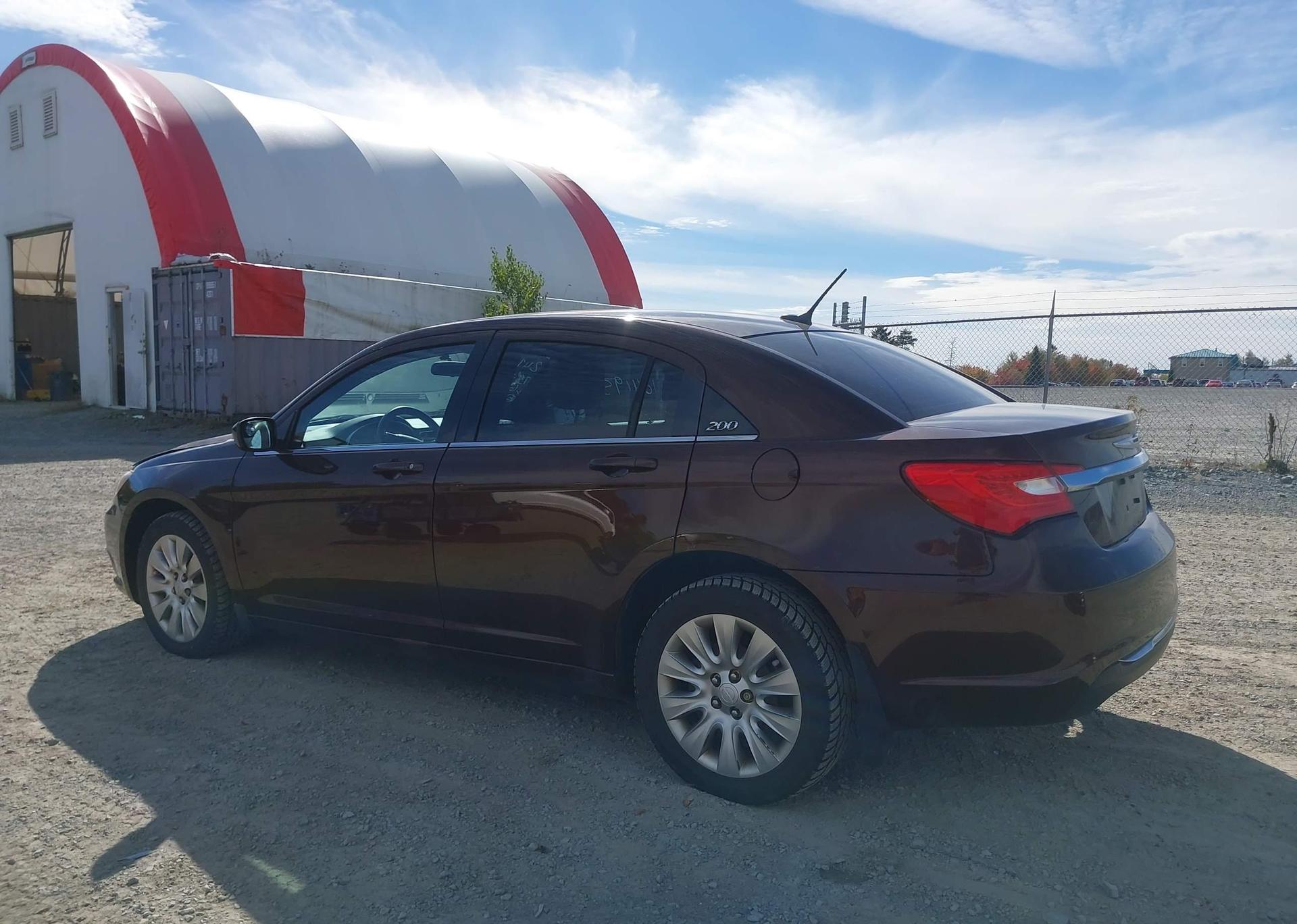 2013 CHRYSLER 200 LX