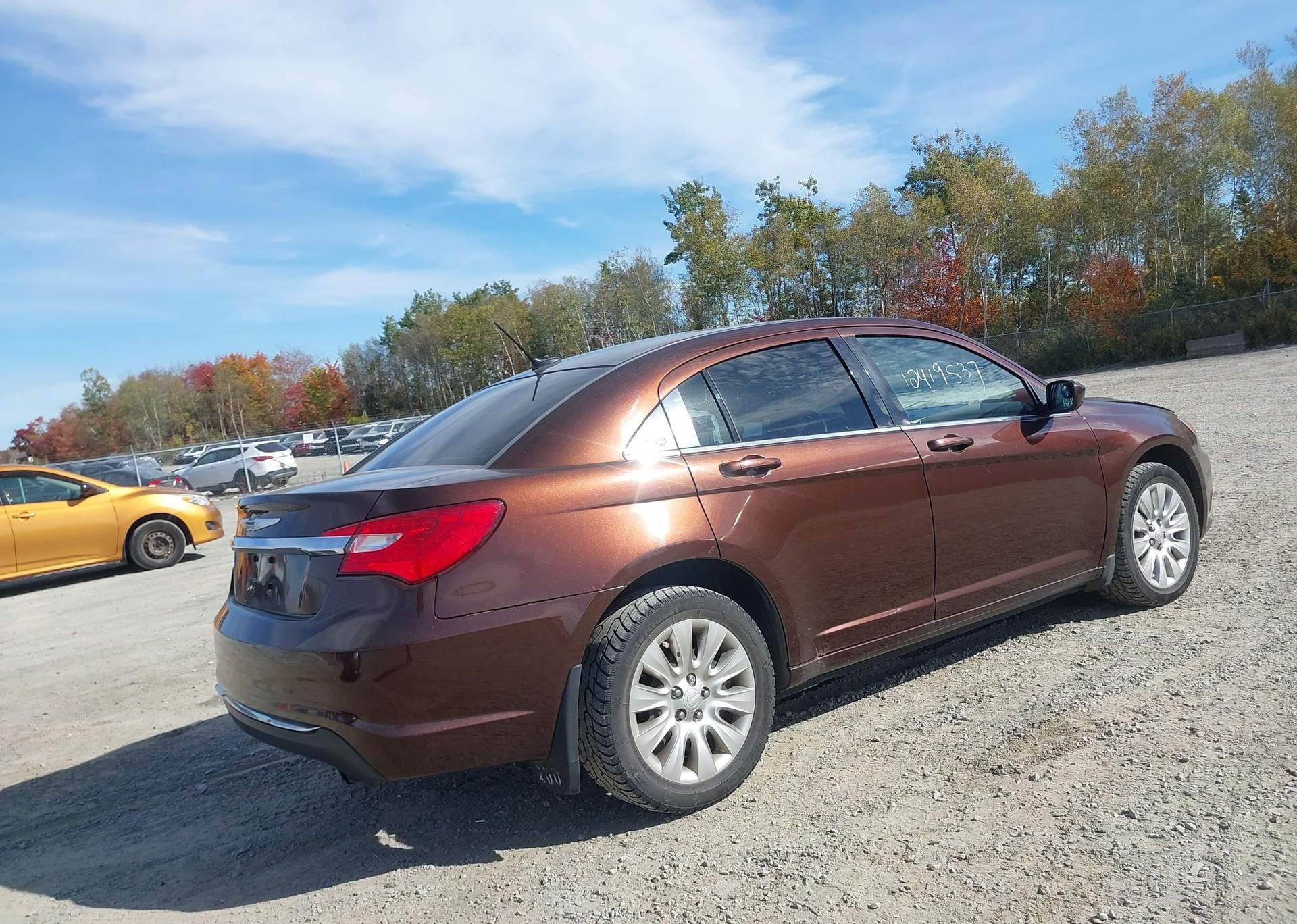 2013 CHRYSLER 200 LX