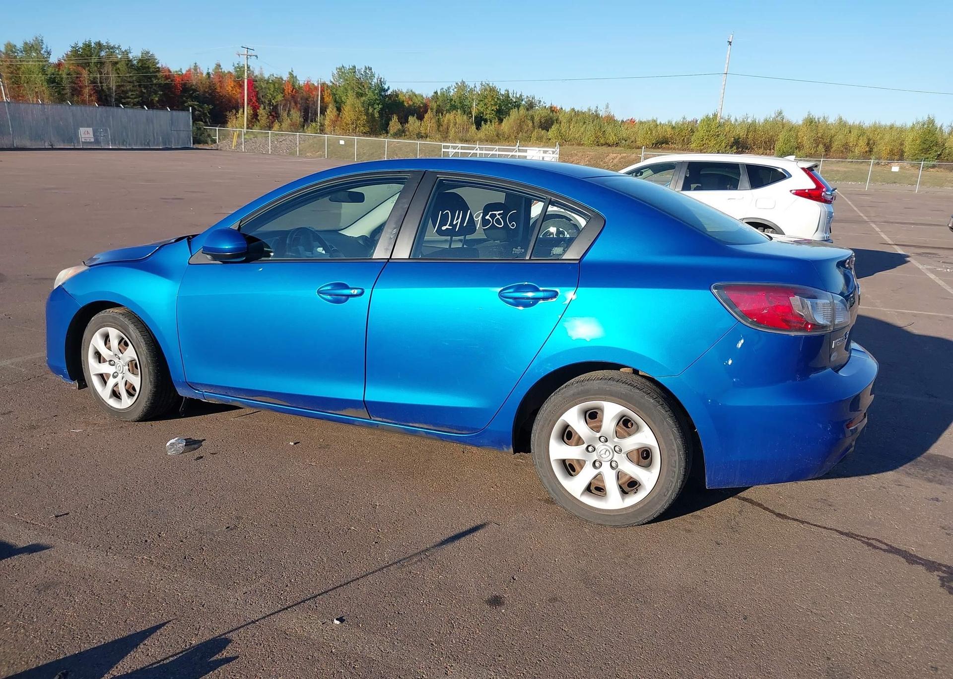 2013 MAZDA MAZDA3 GX