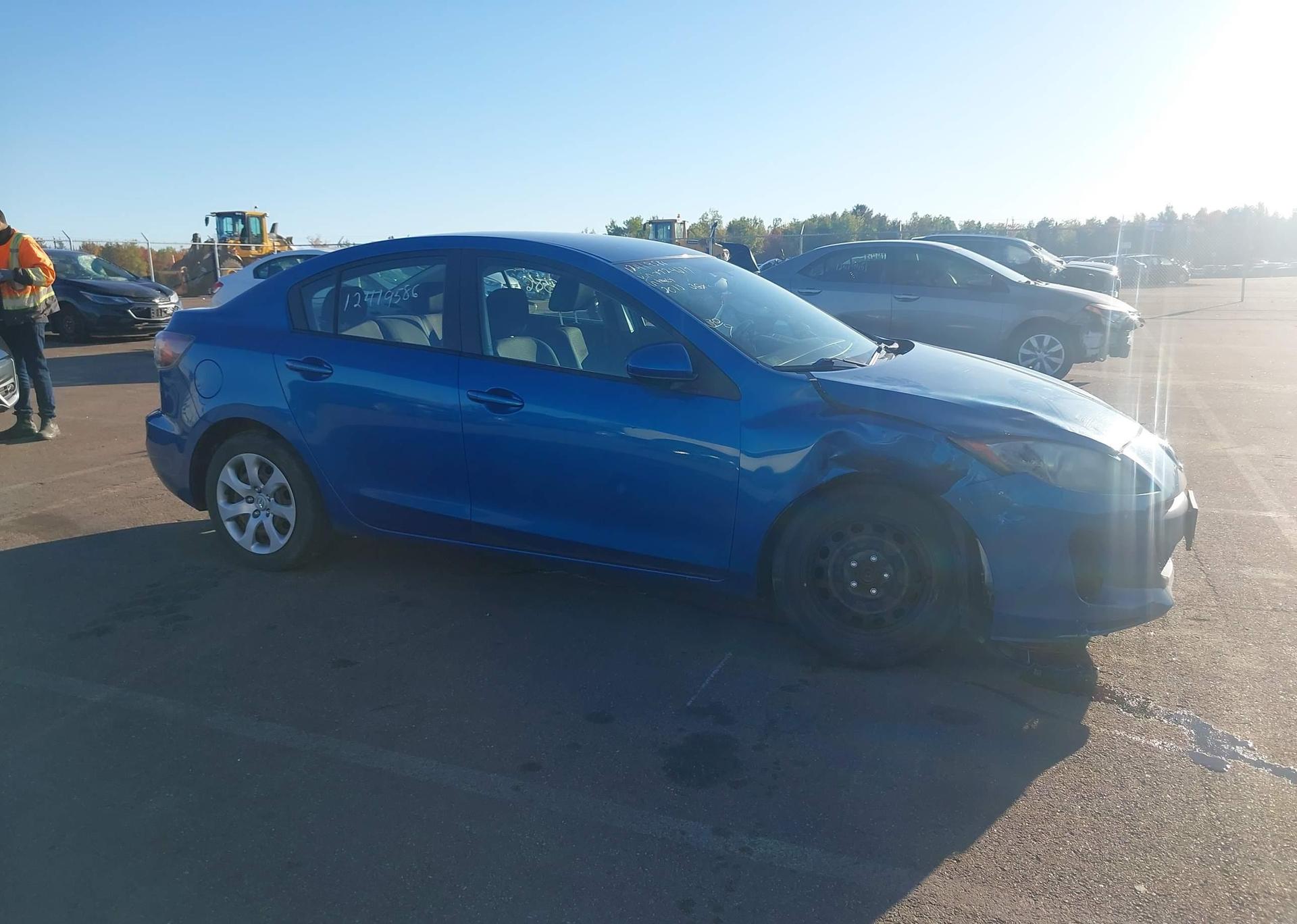 2013 MAZDA MAZDA3 GX
